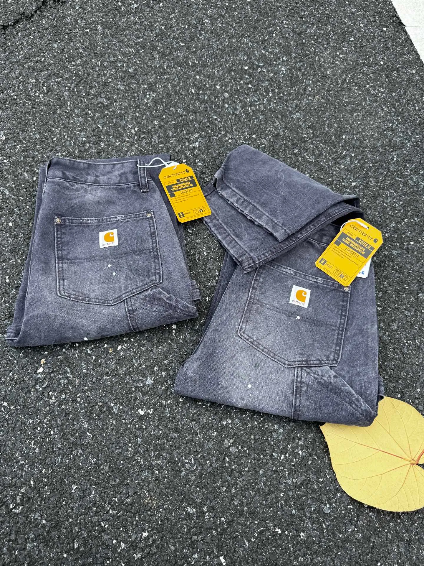 🅿️270 KH2 top vtg Carhartt WIP Carhartt vintage splashed ink holes distressed retro lumberjack Japanese work style jeans Accessories: Customized original logo buckle, including the internal top bracket, which is also compared to the original one with logo hole nails, YKK zipper fly, smooth and easy to pull! Many locations are reinforced with tacks, and the workmanship is solid!  Fabric: The table is made of original authentic custom-made imported fabrics, and the overall tailoring adopts three-dimensional structure tailoring! Ergonomically designed, more flexible when wearing! The cut is streamlined and streamlined, allowing you to move flexibly with your body! Integrates functionality, beauty and durability! Suitable for business, travel, leisure and many other occasions! Straight version Color: Splash gray purple Code number: 28 30 32 34 36