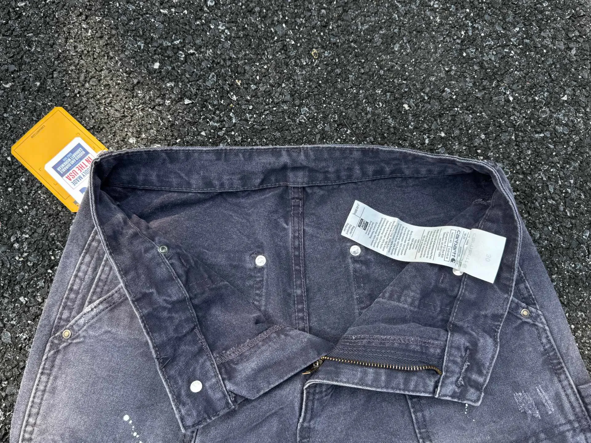 🅿️270 KH2 top vtg Carhartt WIP Carhartt vintage splashed ink holes distressed retro lumberjack Japanese work style jeans Accessories: Customized original logo buckle, including the internal top bracket, which is also compared to the original one with logo hole nails, YKK zipper fly, smooth and easy to pull! Many locations are reinforced with tacks, and the workmanship is solid!  Fabric: The table is made of original authentic custom-made imported fabrics, and the overall tailoring adopts three-dimensional structure tailoring! Ergonomically designed, more flexible when wearing! The cut is streamlined and streamlined, allowing you to move flexibly with your body! Integrates functionality, beauty and durability! Suitable for business, travel, leisure and many other occasions! Straight version Color: Splash gray purple Code number: 28 30 32 34 36