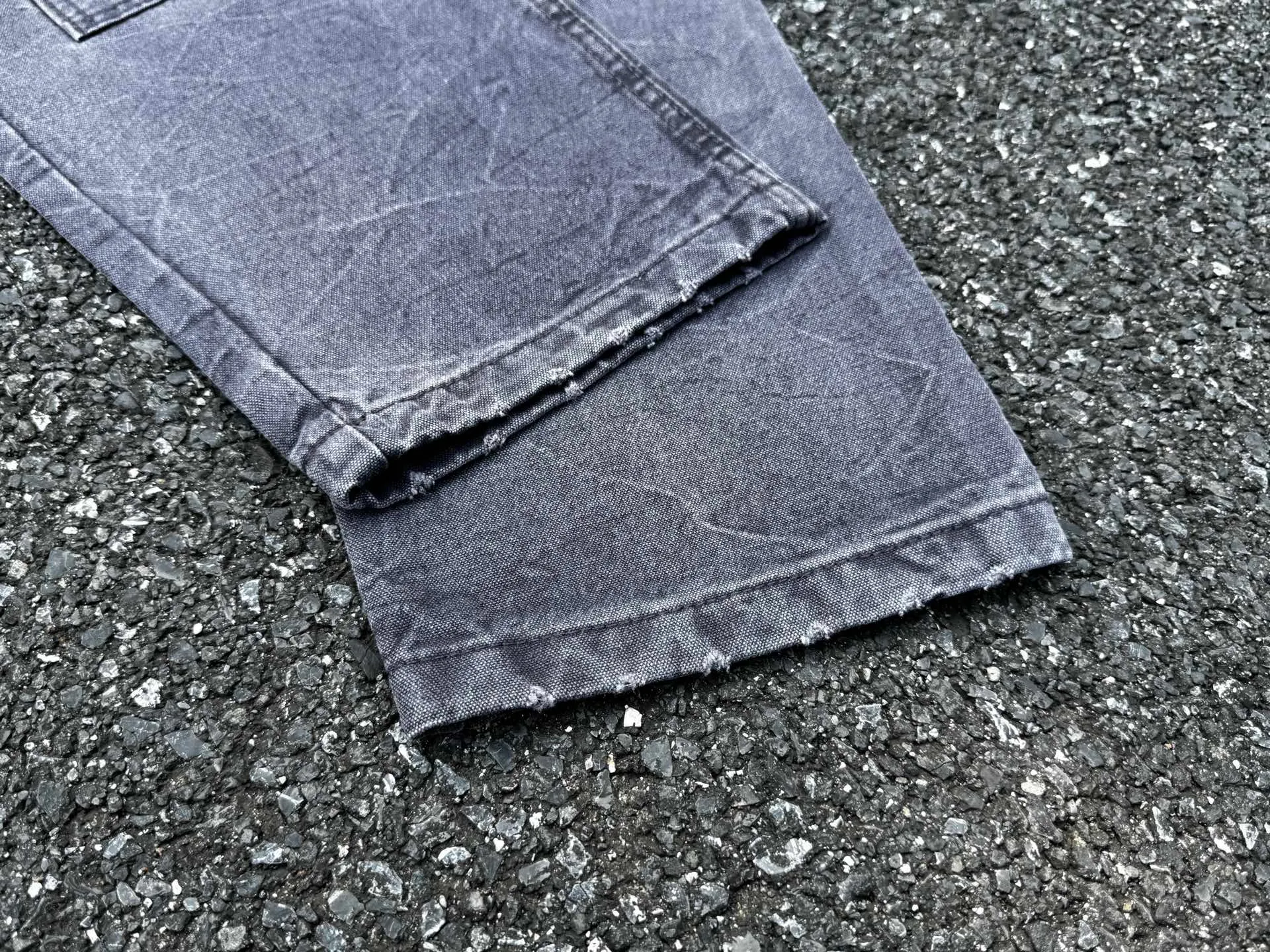 🅿️270 KH2 top vtg Carhartt WIP Carhartt vintage splashed ink holes distressed retro lumberjack Japanese work style jeans Accessories: Customized original logo buckle, including the internal top bracket, which is also compared to the original one with logo hole nails, YKK zipper fly, smooth and easy to pull! Many locations are reinforced with tacks, and the workmanship is solid!  Fabric: The table is made of original authentic custom-made imported fabrics, and the overall tailoring adopts three-dimensional structure tailoring! Ergonomically designed, more flexible when wearing! The cut is streamlined and streamlined, allowing you to move flexibly with your body! Integrates functionality, beauty and durability! Suitable for business, travel, leisure and many other occasions! Straight version Color: Splash gray purple Code number: 28 30 32 34 36