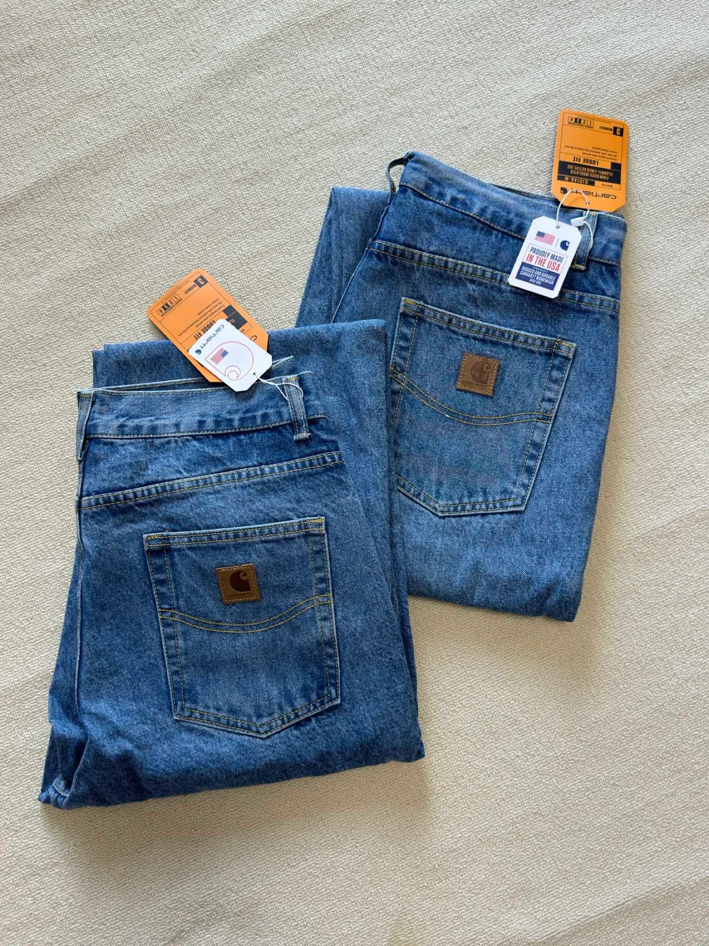 🅿️230 444 Carhartt WIP American B17 loose heavyweight denim washed micro-taper work jeans, customized original logo buckle, YKK zipper fly, smooth and easy to pull! Many locations are reinforced with tacks, and the workmanship is solid! The overall tailoring adopts three-dimensional structure tailoring! Ergonomically designed, more flexible when wearing! The cut is streamlined and streamlined, allowing you to move flexibly with your body! Integrates functionality, beauty and durability! Suitable for business, travel, leisure and many other occasions! Straight fit Color: Blue Size: S-XXL