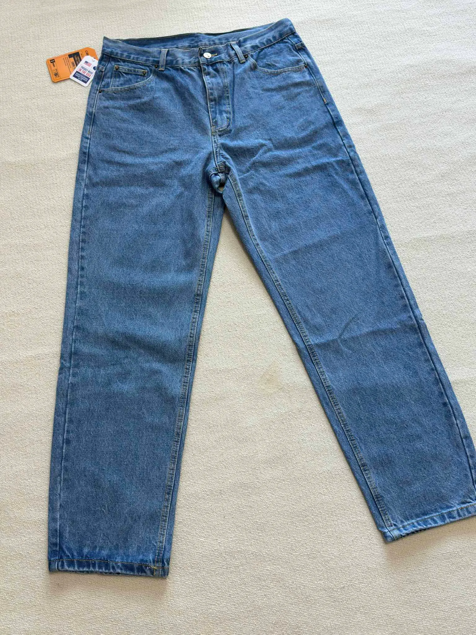 🅿️230 444 Carhartt WIP American B17 loose heavyweight denim washed micro-taper work jeans, customized original logo buckle, YKK zipper fly, smooth and easy to pull! Many locations are reinforced with tacks, and the workmanship is solid! The overall tailoring adopts three-dimensional structure tailoring! Ergonomically designed, more flexible when wearing! The cut is streamlined and streamlined, allowing you to move flexibly with your body! Integrates functionality, beauty and durability! Suitable for business, travel, leisure and many other occasions! Straight fit Color: Blue Size: S-XXL