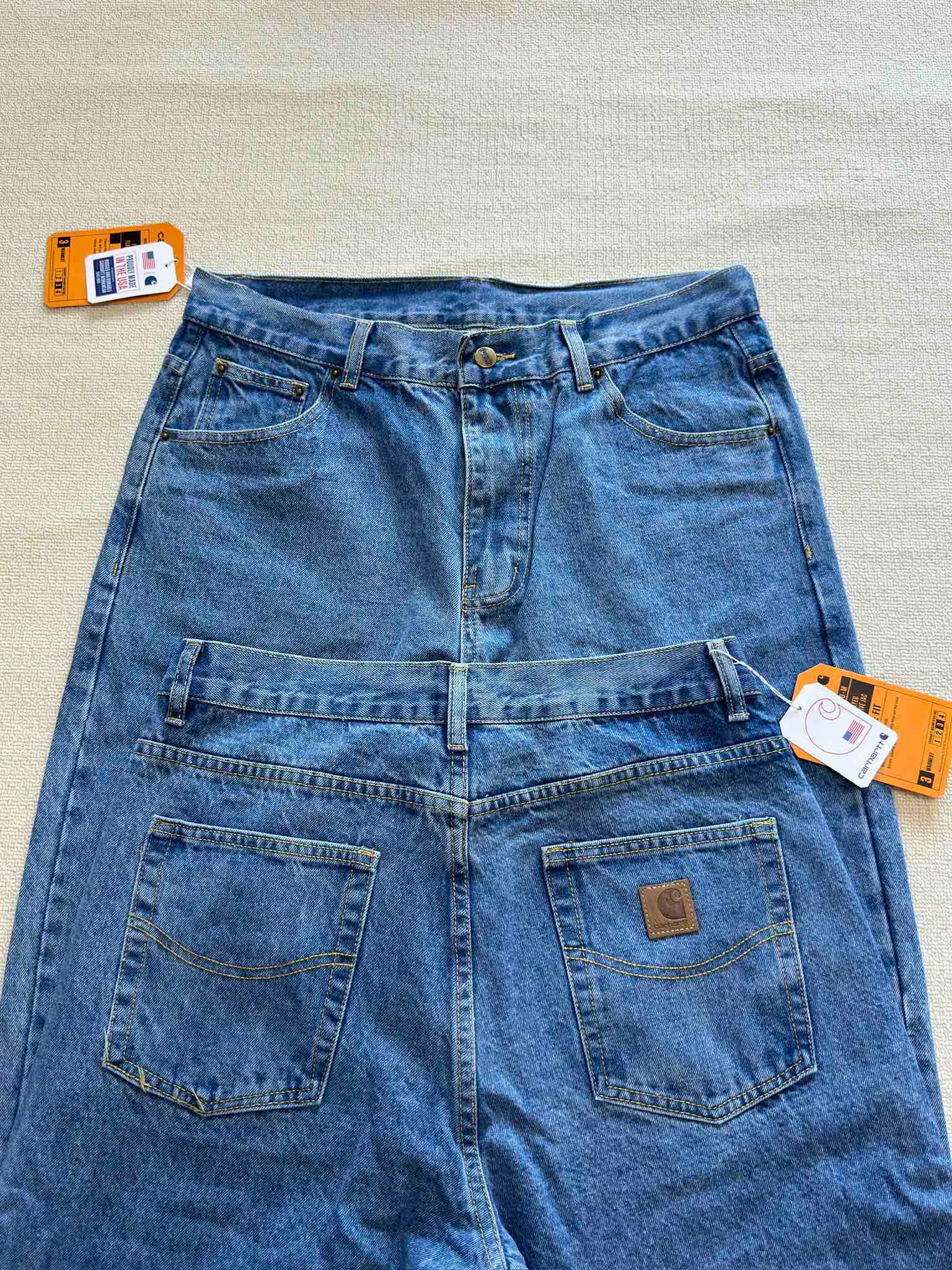 🅿️230 444 Carhartt WIP American B17 loose heavyweight denim washed micro-taper work jeans, customized original logo buckle, YKK zipper fly, smooth and easy to pull! Many locations are reinforced with tacks, and the workmanship is solid! The overall tailoring adopts three-dimensional structure tailoring! Ergonomically designed, more flexible when wearing! The cut is streamlined and streamlined, allowing you to move flexibly with your body! Integrates functionality, beauty and durability! Suitable for business, travel, leisure and many other occasions! Straight fit Color: Blue Size: S-XXL