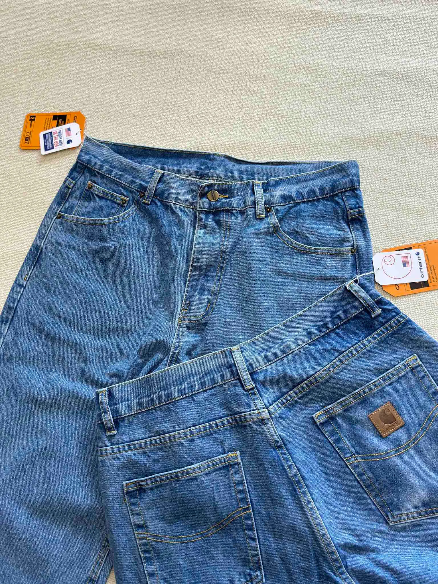 🅿️230 444 Carhartt WIP American B17 loose heavyweight denim washed micro-taper work jeans, customized original logo buckle, YKK zipper fly, smooth and easy to pull! Many locations are reinforced with tacks, and the workmanship is solid! The overall tailoring adopts three-dimensional structure tailoring! Ergonomically designed, more flexible when wearing! The cut is streamlined and streamlined, allowing you to move flexibly with your body! Integrates functionality, beauty and durability! Suitable for business, travel, leisure and many other occasions! Straight fit Color: Blue Size: S-XXL