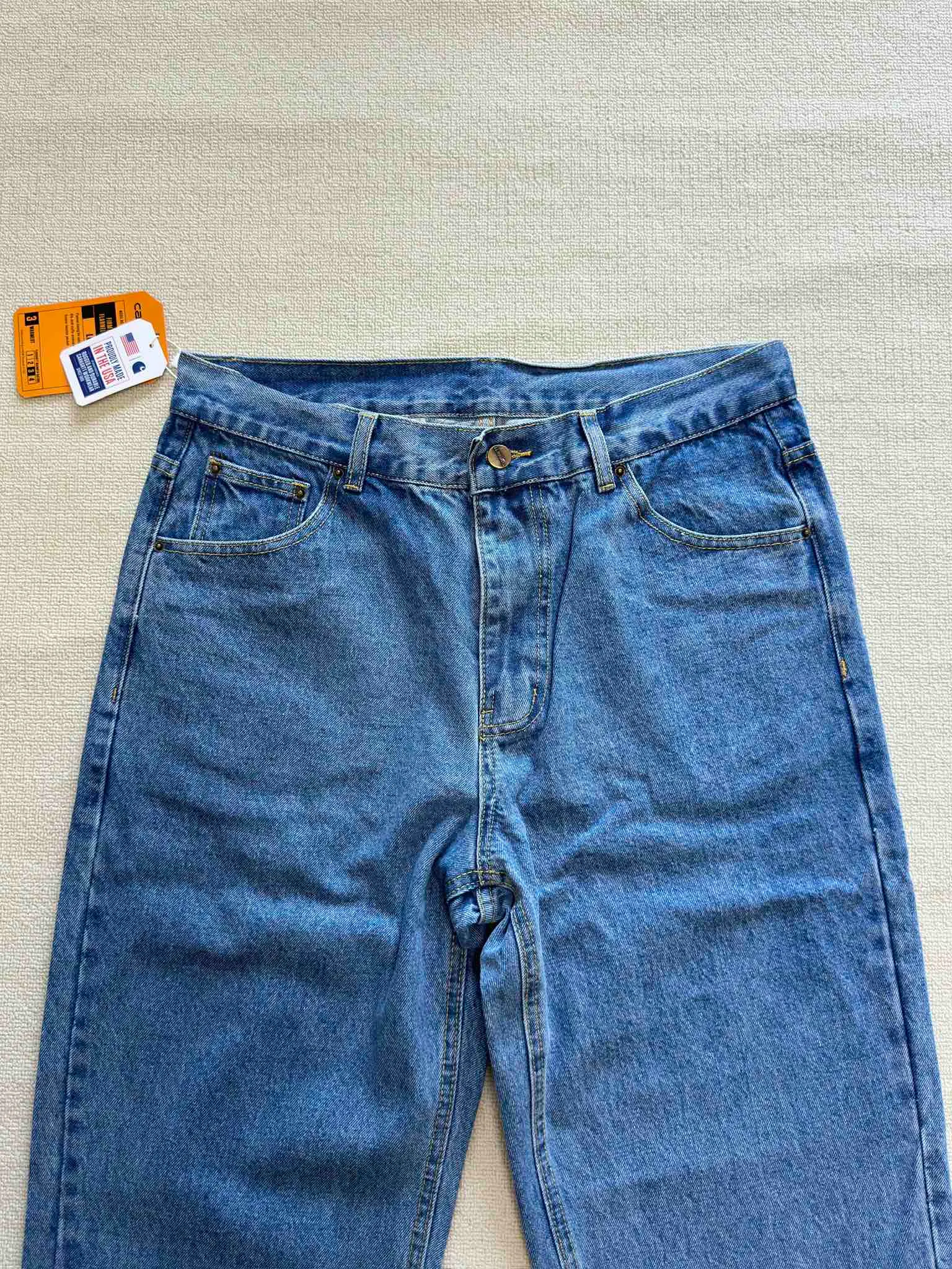 🅿️230 444 Carhartt WIP American B17 loose heavyweight denim washed micro-taper work jeans, customized original logo buckle, YKK zipper fly, smooth and easy to pull! Many locations are reinforced with tacks, and the workmanship is solid! The overall tailoring adopts three-dimensional structure tailoring! Ergonomically designed, more flexible when wearing! The cut is streamlined and streamlined, allowing you to move flexibly with your body! Integrates functionality, beauty and durability! Suitable for business, travel, leisure and many other occasions! Straight fit Color: Blue Size: S-XXL