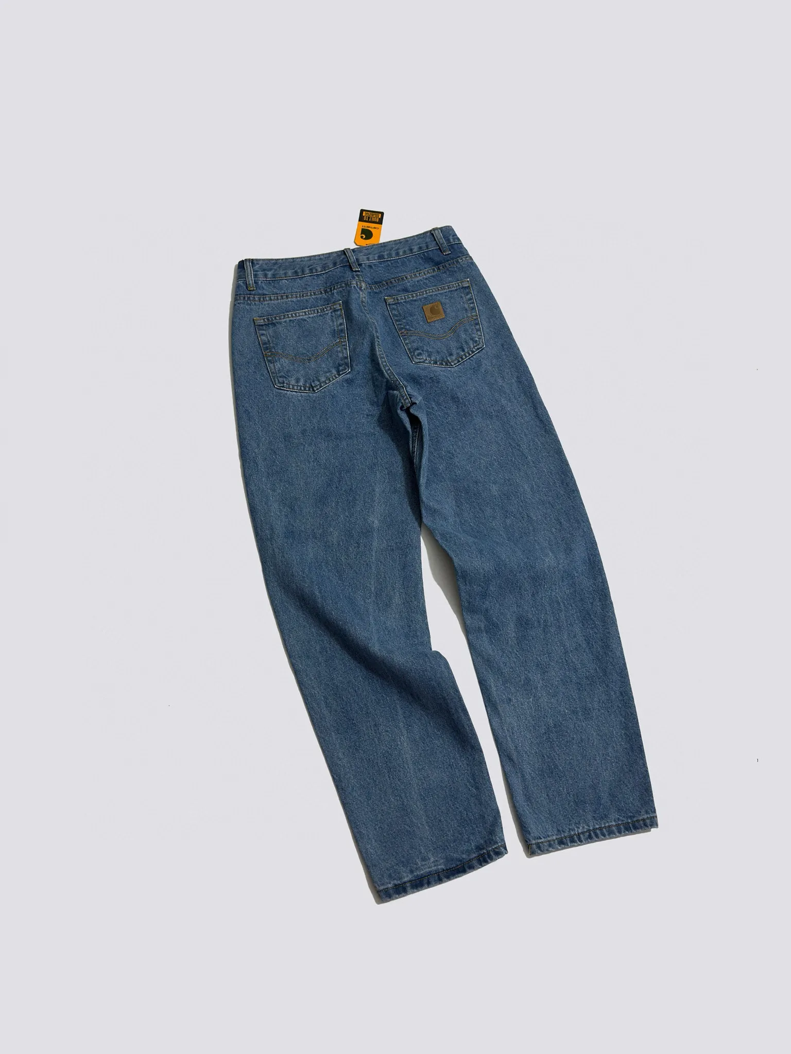 🅿️230 444 Carhartt WIP American B17 loose heavyweight denim washed micro-taper work jeans, customized original logo buckle, YKK zipper fly, smooth and easy to pull! Many locations are reinforced with tacks, and the workmanship is solid! The overall tailoring adopts three-dimensional structure tailoring! Ergonomically designed, more flexible when wearing! The cut is streamlined and streamlined, allowing you to move flexibly with your body! Integrates functionality, beauty and durability! Suitable for business, travel, leisure and many other occasions! Straight fit Color: Blue Size: S-XXL