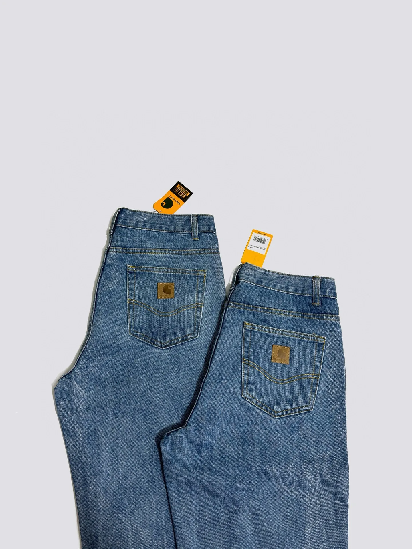 🅿️230 444 Carhartt WIP American B17 loose heavyweight denim washed micro-taper work jeans, customized original logo buckle, YKK zipper fly, smooth and easy to pull! Many locations are reinforced with tacks, and the workmanship is solid! The overall tailoring adopts three-dimensional structure tailoring! Ergonomically designed, more flexible when wearing! The cut is streamlined and streamlined, allowing you to move flexibly with your body! Integrates functionality, beauty and durability! Suitable for business, travel, leisure and many other occasions! Straight fit Color: Blue Size: S-XXL