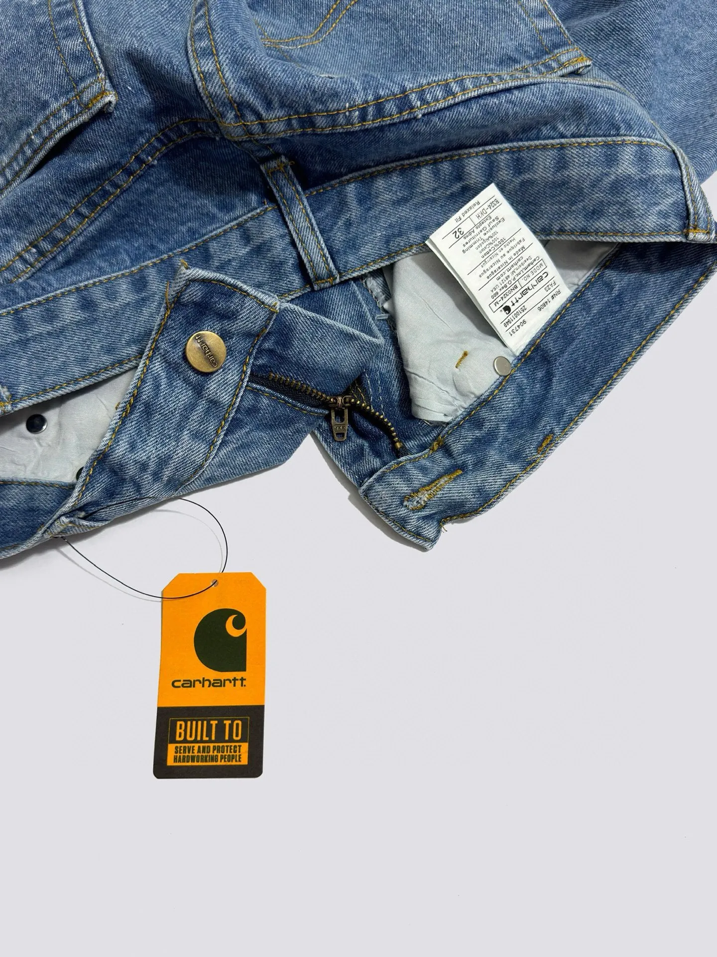 🅿️230 444 Carhartt WIP American B17 loose heavyweight denim washed micro-taper work jeans, customized original logo buckle, YKK zipper fly, smooth and easy to pull! Many locations are reinforced with tacks, and the workmanship is solid! The overall tailoring adopts three-dimensional structure tailoring! Ergonomically designed, more flexible when wearing! The cut is streamlined and streamlined, allowing you to move flexibly with your body! Integrates functionality, beauty and durability! Suitable for business, travel, leisure and many other occasions! Straight fit Color: Blue Size: S-XXL