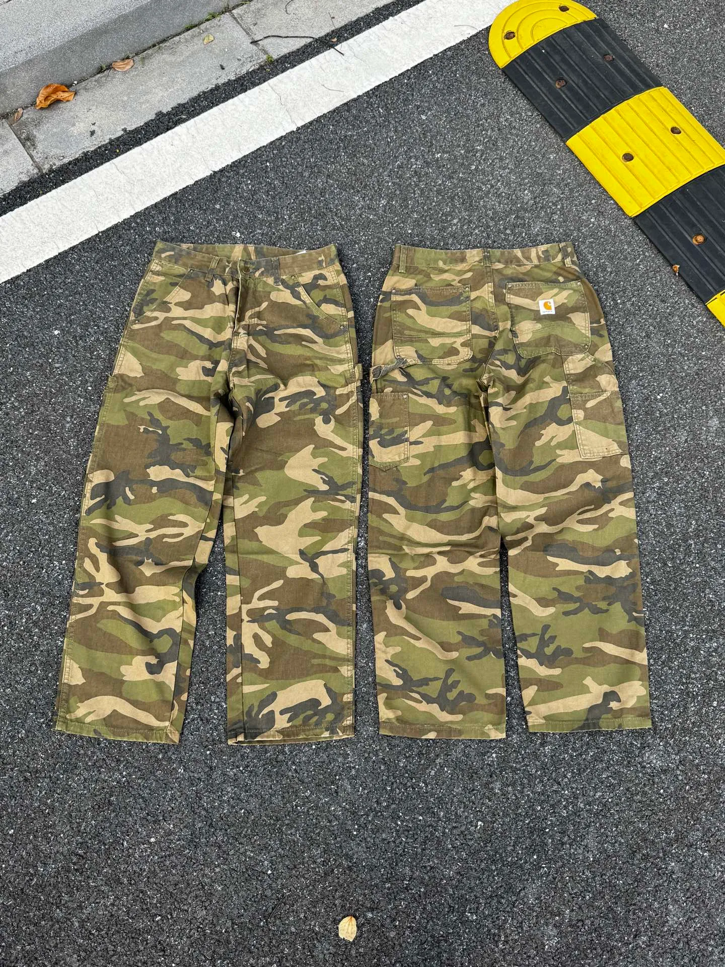 🅿️260 K012 Carhartt WIP camouflage Kaha lumberjack Japanese style work style jeans, customized original logo buckle, YKK zipper fly, smooth and easy to pull! Many locations are reinforced with tacks, and the workmanship is solid! The overall tailoring adopts three-dimensional structure tailoring! Ergonomically designed, more flexible when wearing! The cut is streamlined and streamlined, allowing you to move flexibly with your body! Integrates functionality, beauty and durability! Suitable for business, travel, leisure and many other occasions! Straight version Color: Camouflage Code number: 28 30 32 34 36