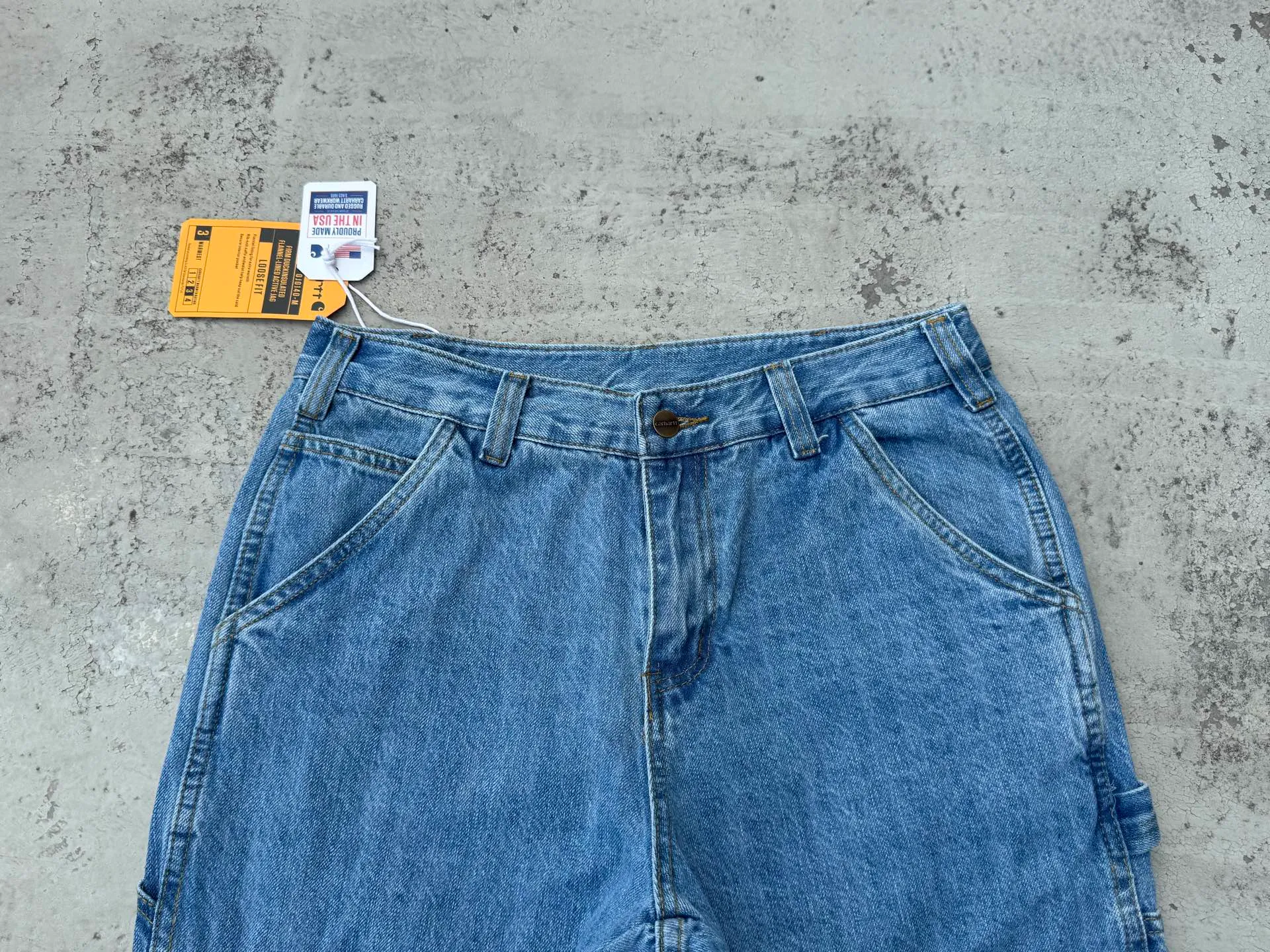 🅿️236 K055 Carhartt WIP Japanese style work style jeans with customized original logo buckle, YKK zipper fly, smooth and easy to pull! Many locations are reinforced with tacks, and the workmanship is solid! The overall tailoring adopts three-dimensional structure tailoring! Ergonomically designed, more flexible when wearing! The cut is streamlined and streamlined, allowing you to move flexibly with your body! Integrates functionality, beauty and durability! Suitable for business, travel, leisure and many other occasions! Straight fit Color: Blue Size: S-XXL
