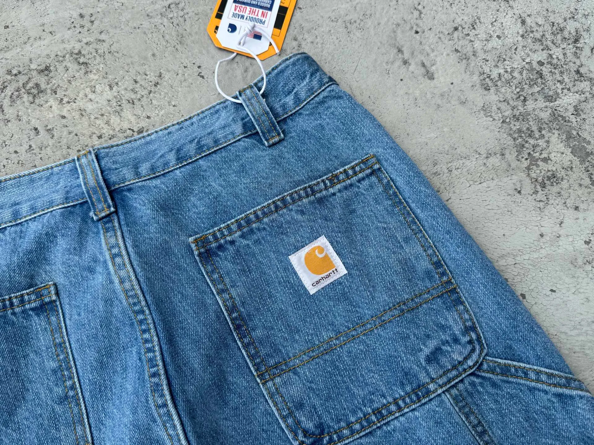🅿️236 K055 Carhartt WIP Japanese style work style jeans with customized original logo buckle, YKK zipper fly, smooth and easy to pull! Many locations are reinforced with tacks, and the workmanship is solid! The overall tailoring adopts three-dimensional structure tailoring! Ergonomically designed, more flexible when wearing! The cut is streamlined and streamlined, allowing you to move flexibly with your body! Integrates functionality, beauty and durability! Suitable for business, travel, leisure and many other occasions! Straight fit Color: Blue Size: S-XXL
