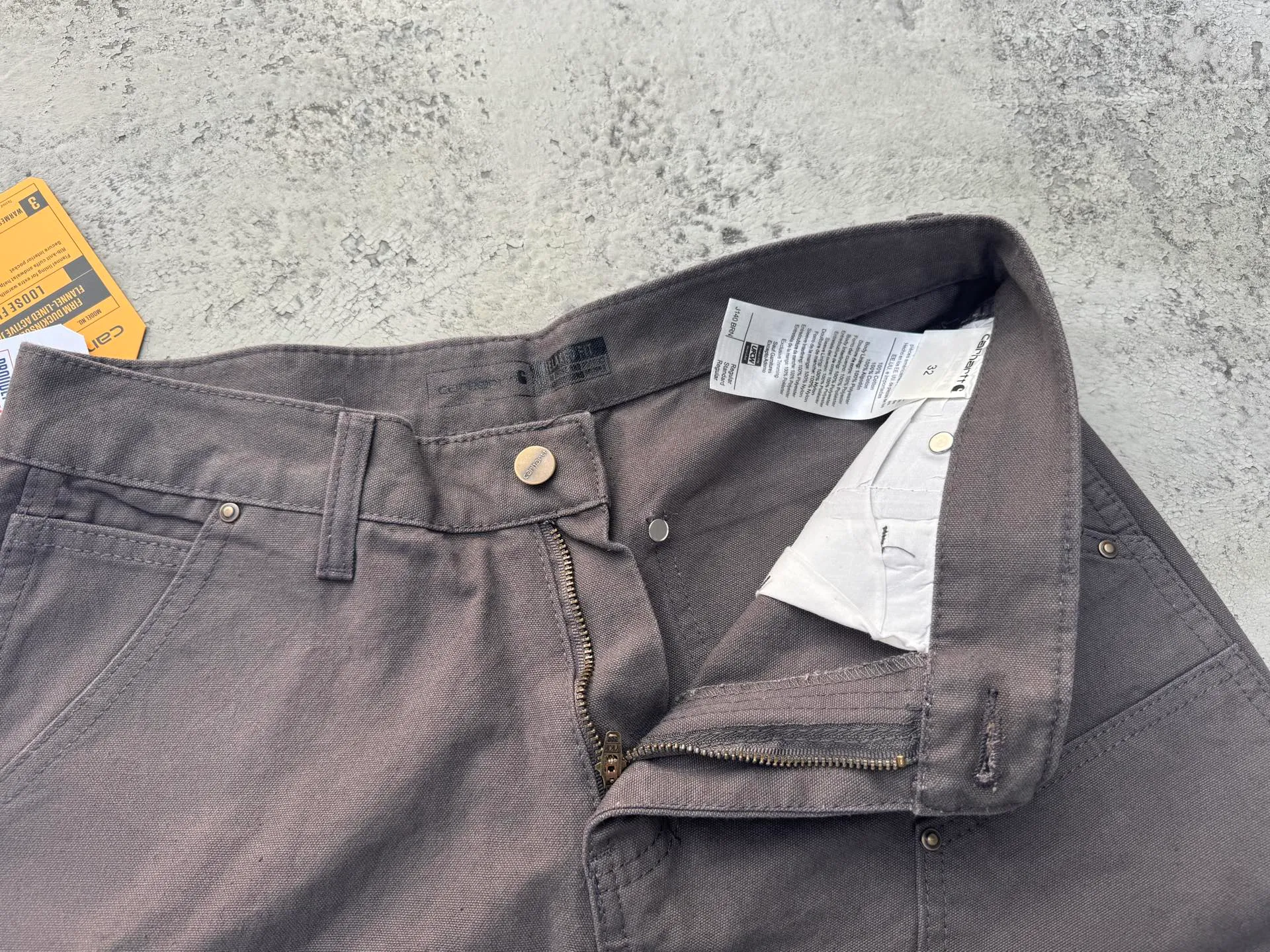 🅿️250 K021 Carhartt WIP Japanese style work style jeans with customized original logo buckle, YKK zipper fly, smooth and easy to pull! Many locations are reinforced with tacks, and the workmanship is solid! The overall tailoring adopts three-dimensional structure tailoring! Ergonomically designed, more flexible when wearing! The cut is streamlined and streamlined, allowing you to move flexibly with your body! Integrates functionality, beauty and durability! Suitable for business, travel, leisure and many other occasions! Straight version Color: Dark Gray Size: S-XXL (28 30 32 34 36)