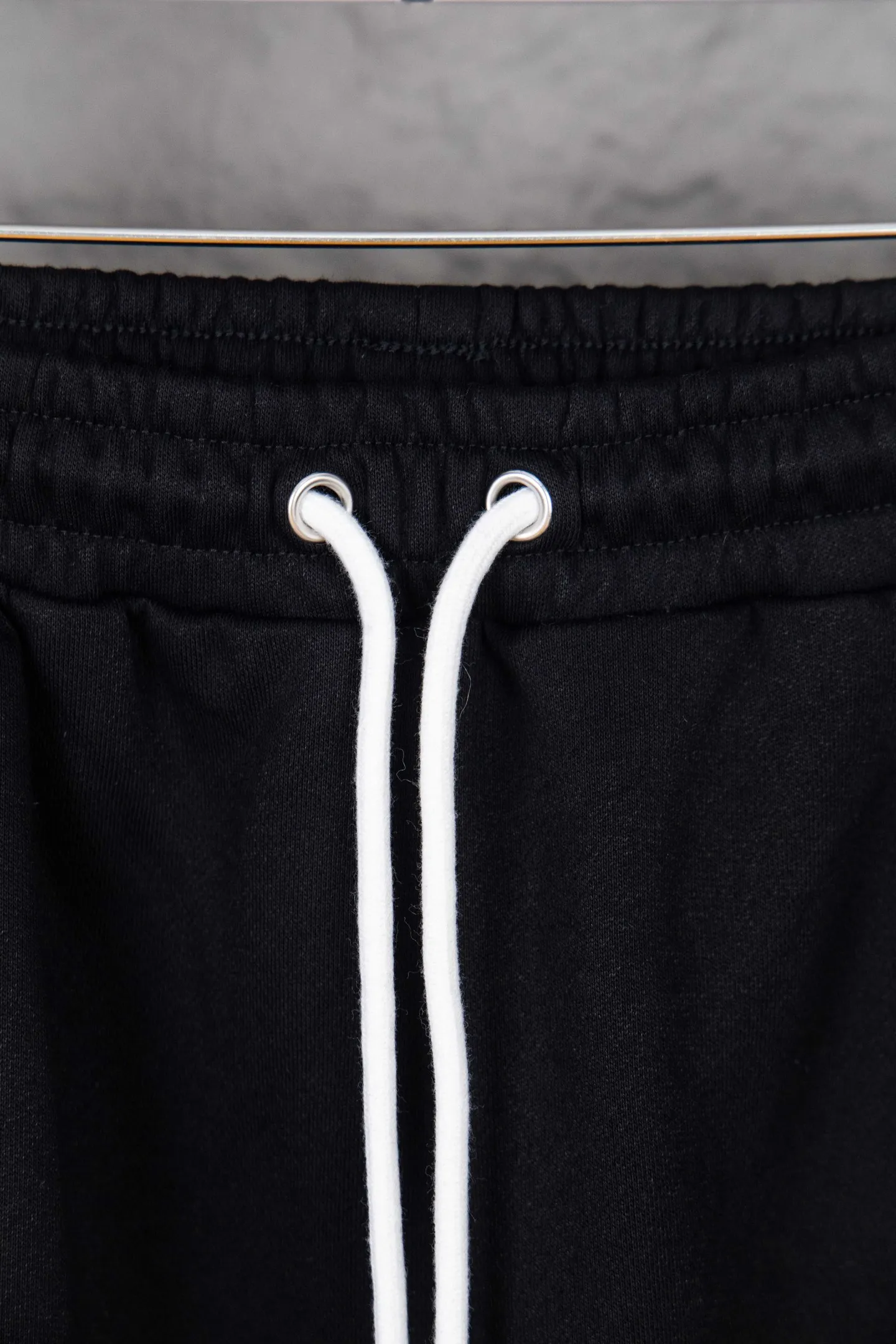 🅿️190 Style number: M259 Celine/Celine 21ss classic letter embroidered casual sports sweatpants, classic iconic LOGO! No need for too much polish! Simple design, universal style! 380g pure cotton terry cloth! The thickness is moderate and suitable for spring, summer and autumn! Double side pockets and elasticated waistband with drawstring! Loose fit Size: S-XL