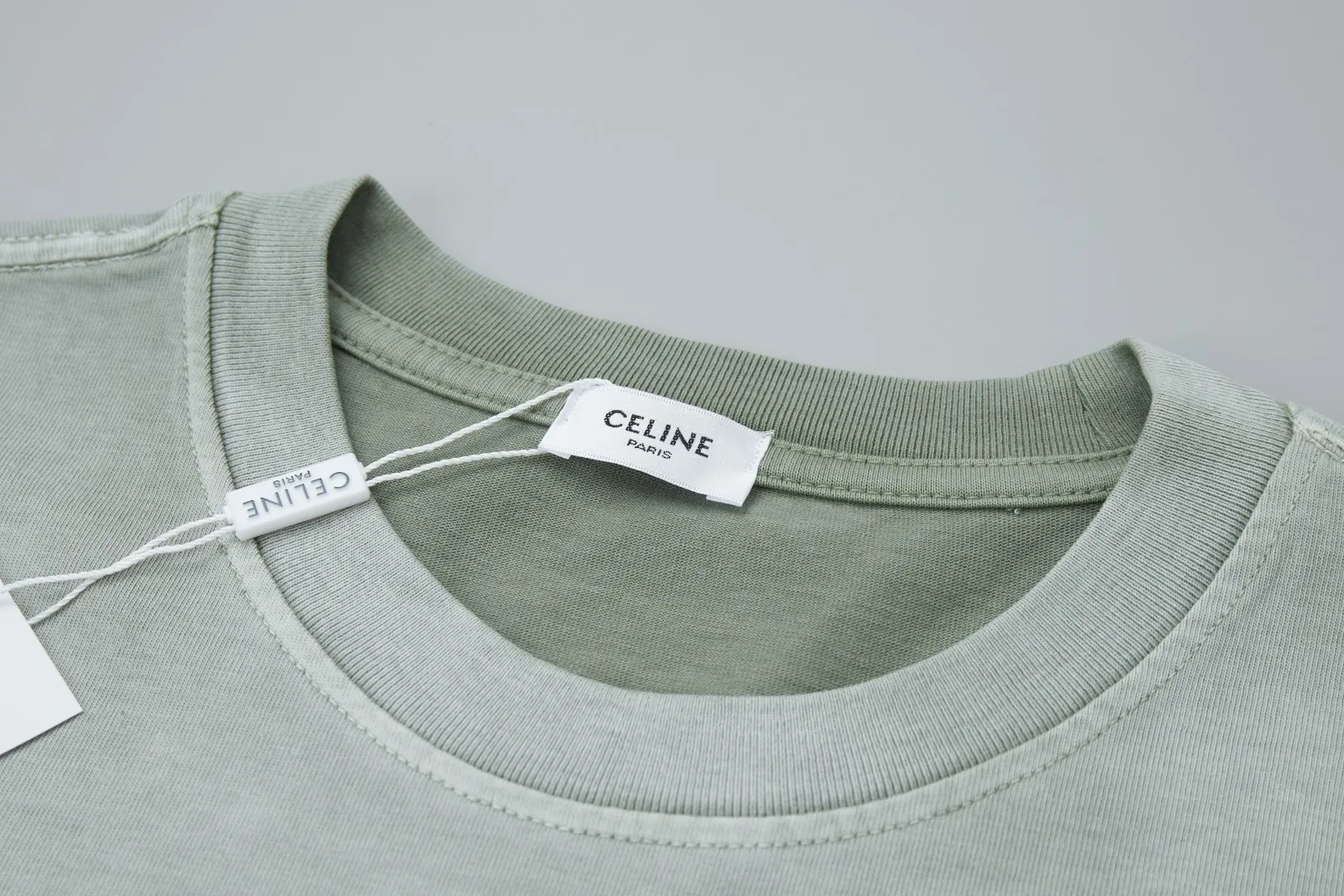 🅿️230 ✨CEL✨🆕25SS Spring and Summer New Style Distressed Printed Short Sleeves Light Luxury Essential Item for Men and Women's Daily Commuting Correct Version Welcome to Compare Detailed Features · 280g 100% pure cotton double yarn jersey fabric · Custom dyed in the same cylinder, special thickened 32 count double-ply 1X1 thread · Wow glue patch . Ready-made garment dyeing Then do the faded fried snowflake process, then wash with water to make it look old. General washing improves the effect · Double-needle stitching across seams · Original main mark, washed tag, branded moisture-proof paper packaging Color: black/green//blue/coffee/ Size: S/M/L/XL