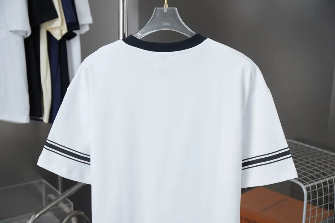 🅿️180 CELIN* 25SS early spring new style, letter printed short sleeves, light luxury, a must-have item for daily commuting for men and women, correct version, welcome to compare, detailed features · 320g 100% pure cotton double yarn jersey fabric · Custom dyed in the same cylinder, special thickened 32 count double-strand 1X1 thread · Classic letter logo printing on the front. Sleeve splicing webbing design. Collar contrasting threads · Double-needle sewing and cross-seam technology · Original main mark, washed tag, brand moisture-proof paper packaging Color: black/white Size: S/M/L/XL