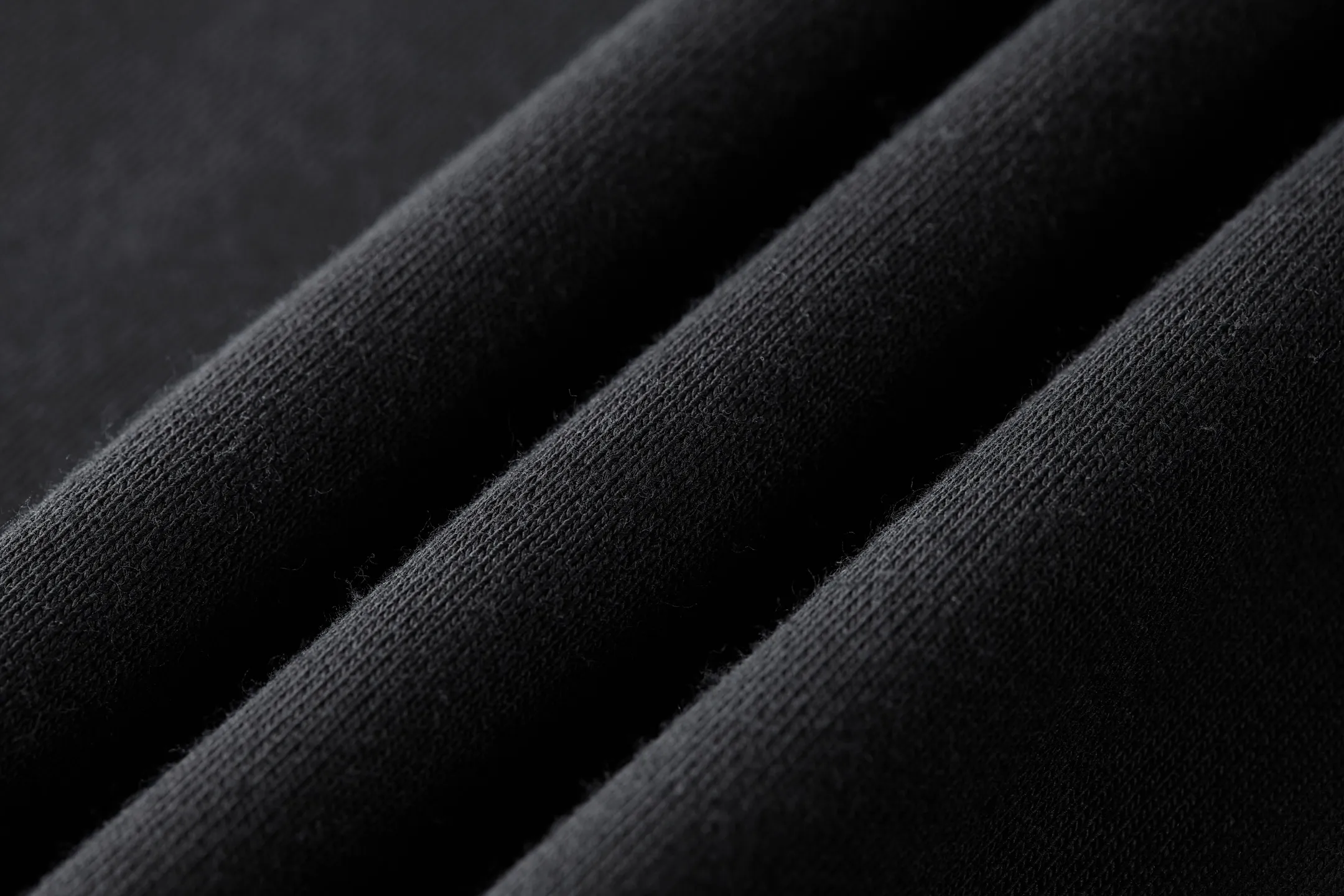 🅿️360 [Exclusive supply] Celine Arc de Triomphe embroidered round neck sweatshirt. The fabric is made of 380g pure cotton double-ply terry, the thread is matched with 2*2 double yarn thread, and the fabric is custom-woven from Xinjiang cotton. The craft embroidery uses 3D three-dimensional embroidery, and the embroidery pattern has clear lines and approximately 1,200 stitches. The triangle under the collar is spliced ​​with threads. Size:S-M-L-XL