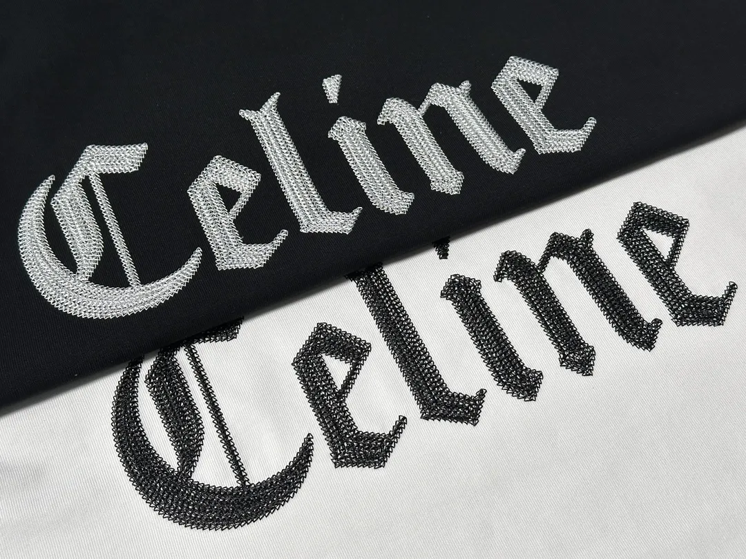 🅿️200 CELINE LOGO is exquisitely upgraded, inspired by the retro of the 1980s. Original fabric. Official same style. Short-sleeved T-shirt. Customized fabric. Fabric dyed in the same vat. Very comfortable to the touch. Latest brick cabinet synchronization for spring and summer. Fashionable and personalized. Super versatile. Loose fit is very suitable for both men and women. A must-have for everyone. Hang tag. Collar label. Washed wheat. Complete with three labels. Color: black white.
