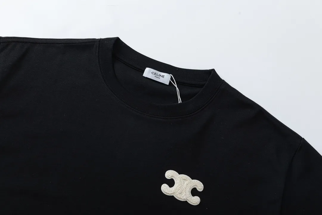 🅿️170 Celine 2025 new style customized woolen Arc de Triomphe letter logo, same style for men and women, short-sleeved T-shirt ·Customized 280g 100% double yarn pure cotton fabric ·Dyeing 32 counts double-strand thread ·Collar label, hangtag, main mark and three labels complete Color: black Size: XS S M L