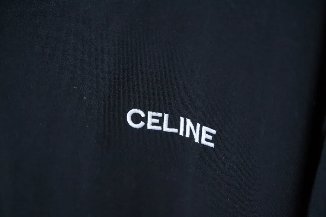 🅿️180 CELIN* 25SS early spring new style embroidered letter printed short sleeves, light luxury, essential item for daily commuting for men and women, correct version, welcome to compare, detailed features · 320g 100% pure cotton double yarn jersey fabric · Custom dyed in the same cylinder, special thickened 32 pieces double-strand 1X1 thread · Needle embroidered letter logo on the front. Classic icon screen printing on the sleeves · Double-needle sewing and cross-seam technology · Original main mark, washed tag, brand moisture-proof paper packaging Color: black/white Size: S/M/L/XL