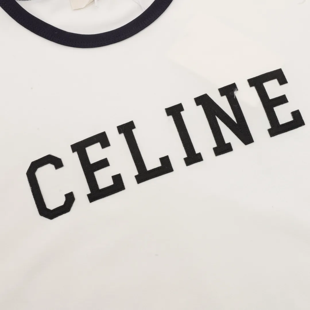 🅿️250 Celine Celine round neck short-sleeved T-shirt with patch embroidered letters. Complete with three labels. Made of high-end Salona fabric, with patch embroidery on the front. It feels very comfortable. OS drop shoulder style, fashionable and individual, super versatile! The threaded neckline is not loose, the color is fixed at high temperature, and the through-shoulder strapping process is used. Unisex Size: XS-L