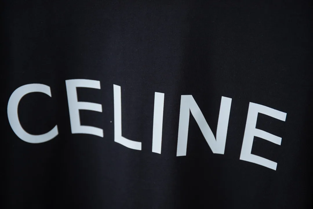 🅿️170 High quality CEL25 early spring new T-shirt, classic logo letter pattern short sleeves, official website synchronization, pure cotton fabric at the counter! Comfortable against the skin, durable and easy to wear, classic and simple logo design, meticulous original craftsmanship, customized 290G same vat dyed fabric, very comfortable to the touch, latest brick cabinet synchronization, OS off-shoulder version, fashionable and personalized, super versatile and good-looking, very suitable for both men and women, must-have style, hang tag, collar label, washed wheat, complete with three labels S M L XL