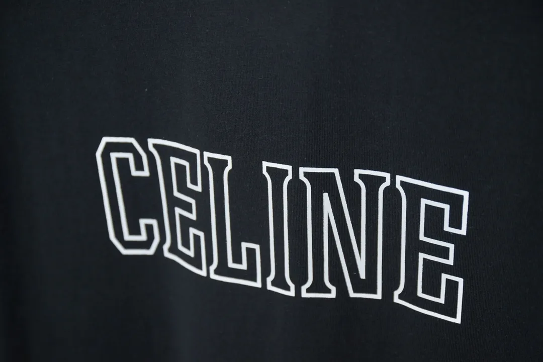 🅿️180 CELIN* 25SS early spring new style, letter printed short sleeves, light luxury, a must-have item for daily commuting for men and women, correct version, welcome to compare, detailed features · 320g 100% pure cotton double yarn jersey fabric · Custom dyed in the same cylinder, special thickened 32 count double-strand 1X1 thread · Classic letter logo printing on the front. Sleeve splicing webbing design. Collar contrasting threads · Double-needle sewing and cross-seam technology · Original main mark, washed tag, brand moisture-proof paper packaging Color: black/white Size: S/M/L/XL