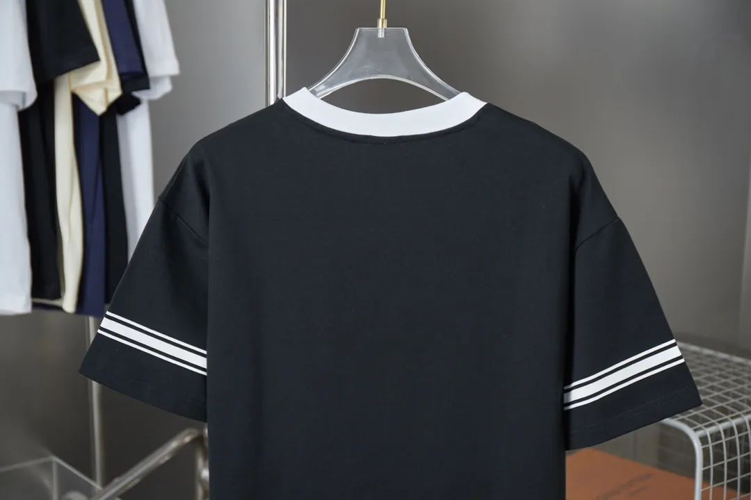 🅿️180 CELIN* 25SS early spring new style, letter printed short sleeves, light luxury, a must-have item for daily commuting for men and women, correct version, welcome to compare, detailed features · 320g 100% pure cotton double yarn jersey fabric · Custom dyed in the same cylinder, special thickened 32 count double-strand 1X1 thread · Classic letter logo printing on the front. Sleeve splicing webbing design. Collar contrasting threads · Double-needle sewing and cross-seam technology · Original main mark, washed tag, brand moisture-proof paper packaging Color: black/white Size: S/M/L/XL