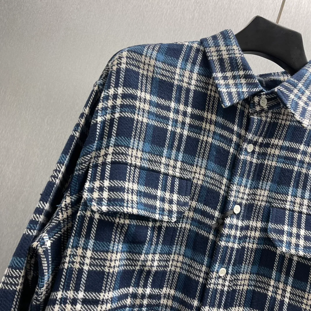 🅿️450 🧧CE Plaid Cotton Short Jacket SIZE: 36-42 100% cotton oversized coat collar Button cuffs 1 chest pocket 7 buttons engraved with CELINE 1 button with CELINE engraved on the cuffs Arc hem