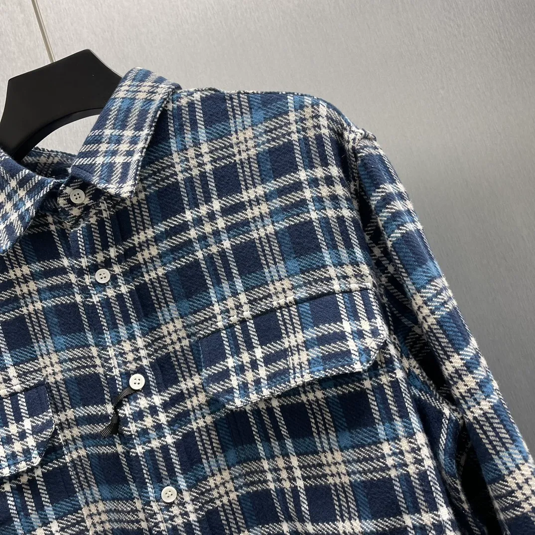 🅿️450 🧧CE Plaid Cotton Short Jacket SIZE: 36-42 100% cotton oversized coat collar Button cuffs 1 chest pocket 7 buttons engraved with CELINE 1 button with CELINE engraved on the cuffs Arc hem