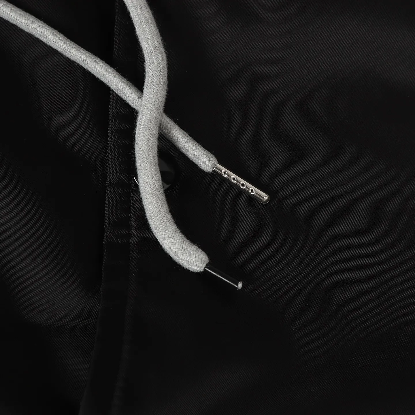 🅿️520 Celine 23FW hooded baseball jacket cotton jacket, originally purchased for 15,800, double fabric splicing: the outer black is satin technical fabric, the front and back panels are customized with towel embroidery, the letters are laser cut first, and made using an imported Tajima embroidery machine. The hood and lining are made of 100% cotton fabric, with a thin cotton lining, two-color thread custom-woven yarn, thread weaving on a flat knitting machine, and processed by a first-line factory. You can compare the quality at will. The style is the same for men and women. It is a treasured Hedi masterpiece that is worth collecting. It is different from the white thread version on the market. size: XS S M L