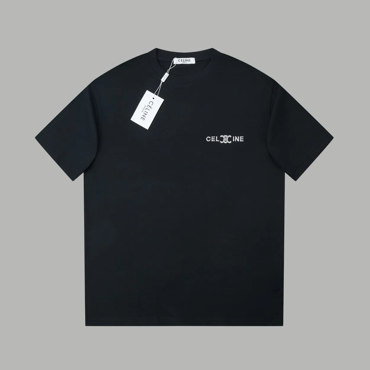 🅿️200 ✨CEL✨🆕25SS spring and summer new short-sleeved style, light luxury, a must-have item for daily commuting for men and women, correct version, welcome to compare, detailed features · 260g 100% pure cotton double yarn jersey fabric · Custom dyed in the same cylinder, special thickened 32 double-ply 1X1 threads · Double-needle stitching and cross-stitch technology · Original main mark, washed tag, brand moisture-proof paper packaging Color: black/white Size: S/M/L/XL