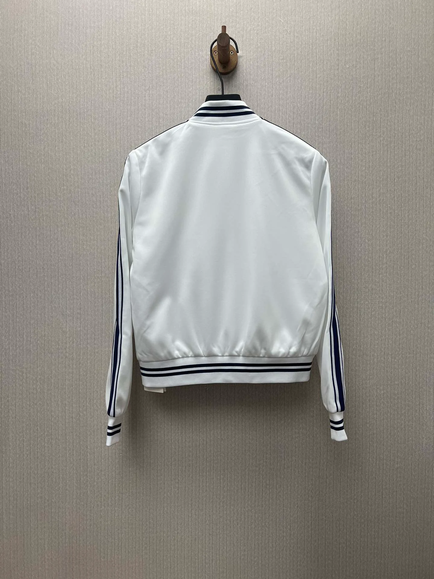 🅿️630 Celine 25ss new jersey baseball collar sports jacket women's fluorescent white high version code number: S.M.L.