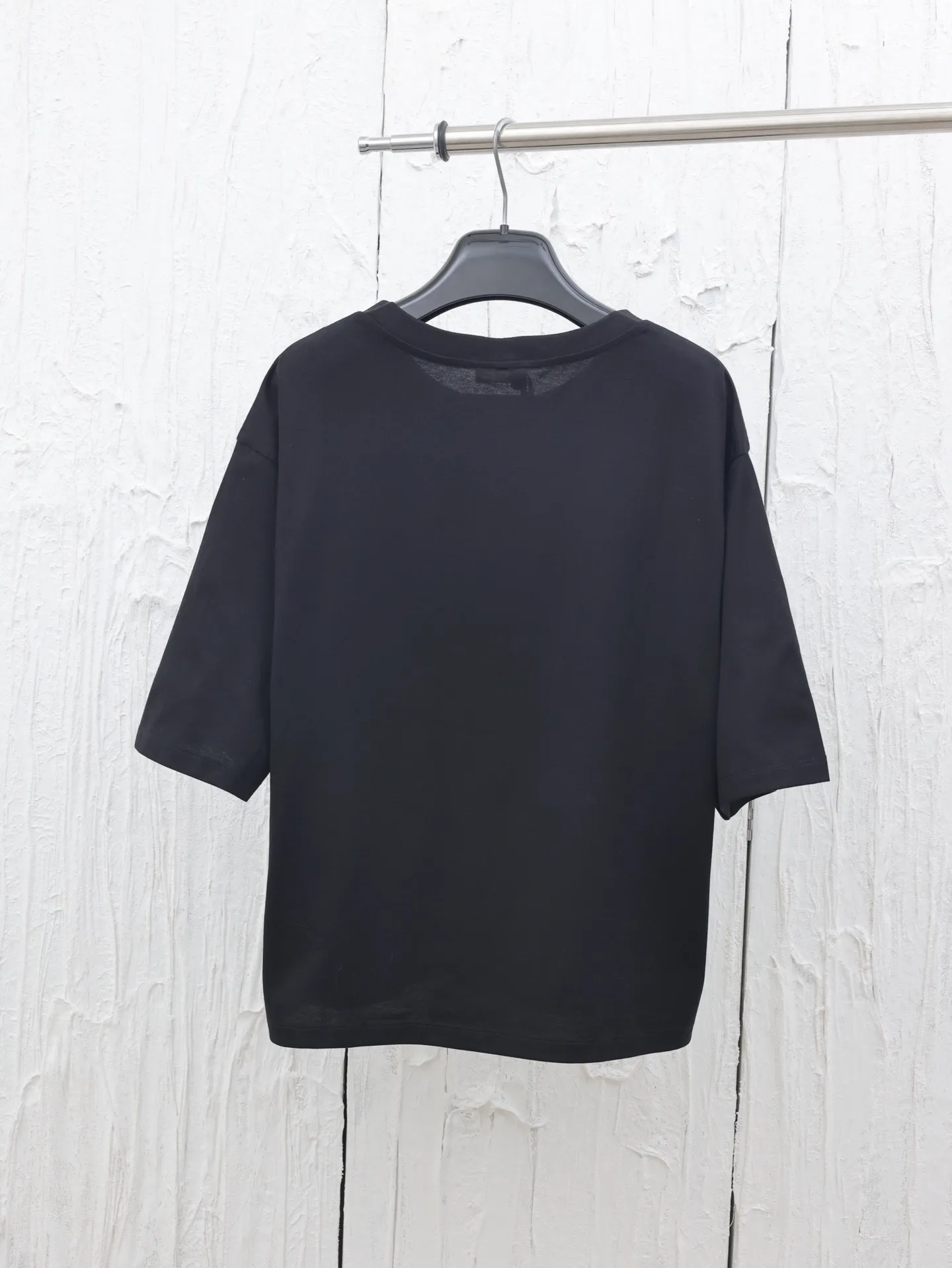 🅿️250 Celine*/Celin 25ss new classic printed Arc de Triomphe round neck short-sleeved fabric is soft and comfortable, classic round neck short-sleeved design, and elastic inserts are embedded in the internal seams to prevent the body from walking after repeated wear and washing. The cuffs and hem bottom are fixed with specially machined double topstitching. At the same time, it can enhance the adhesion between the glue and the fabric. The glue and the fabric have strong adhesion, are washable and wear-resistant, and are not easy to fall off.  Size：S/M/L/XL