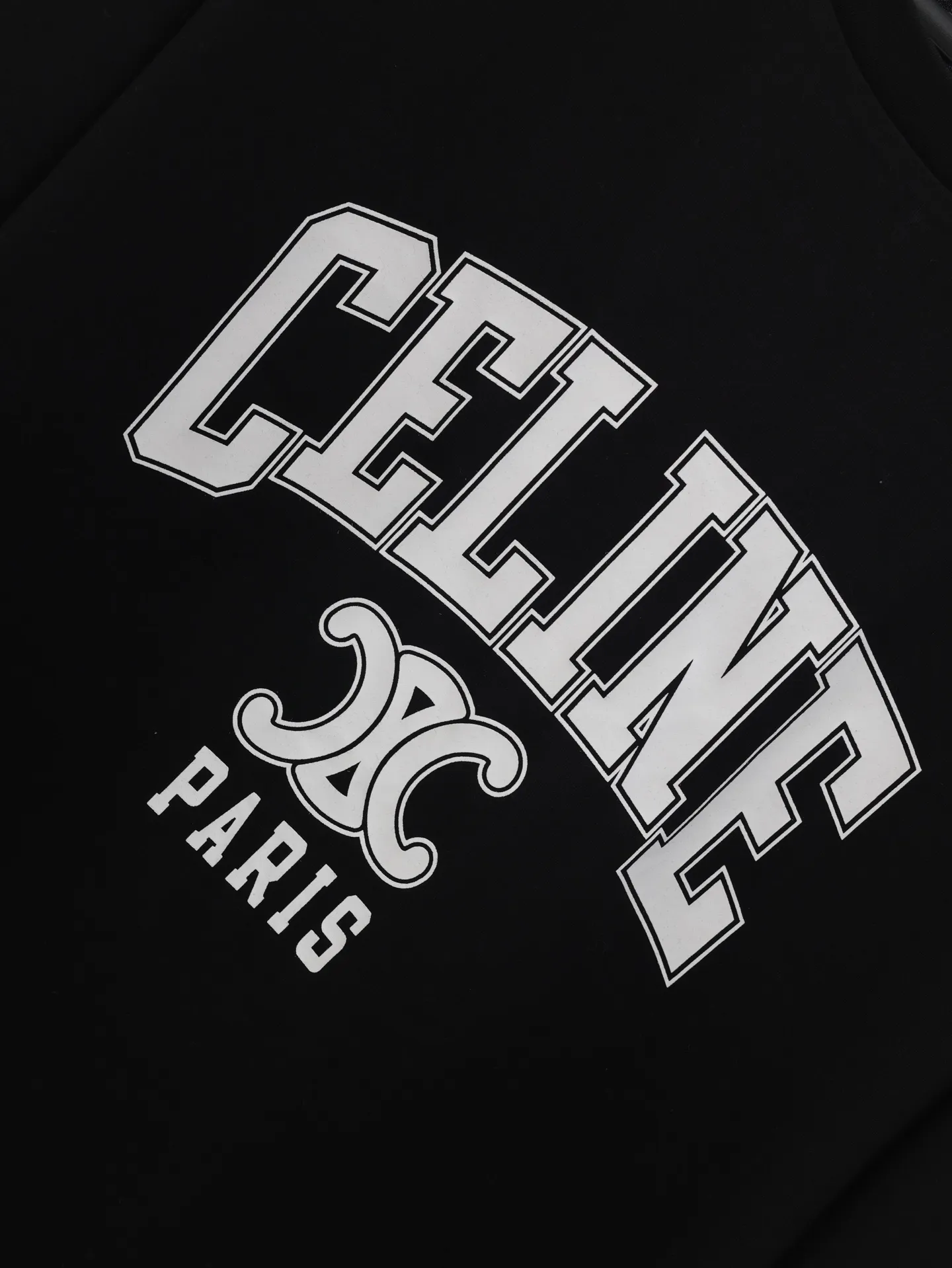 🅿️250 Celine*/Celin 25ss new classic printed Arc de Triomphe round neck short-sleeved fabric is soft and comfortable, classic round neck short-sleeved design, and elastic inserts are embedded in the internal seams to prevent the body from walking after repeated wear and washing. The cuffs and hem bottom are fixed with specially machined double topstitching. At the same time, it can enhance the adhesion between the glue and the fabric. The glue and the fabric have strong adhesion, are washable and wear-resistant, and are not easy to fall off.  Size：S/M/L/XL