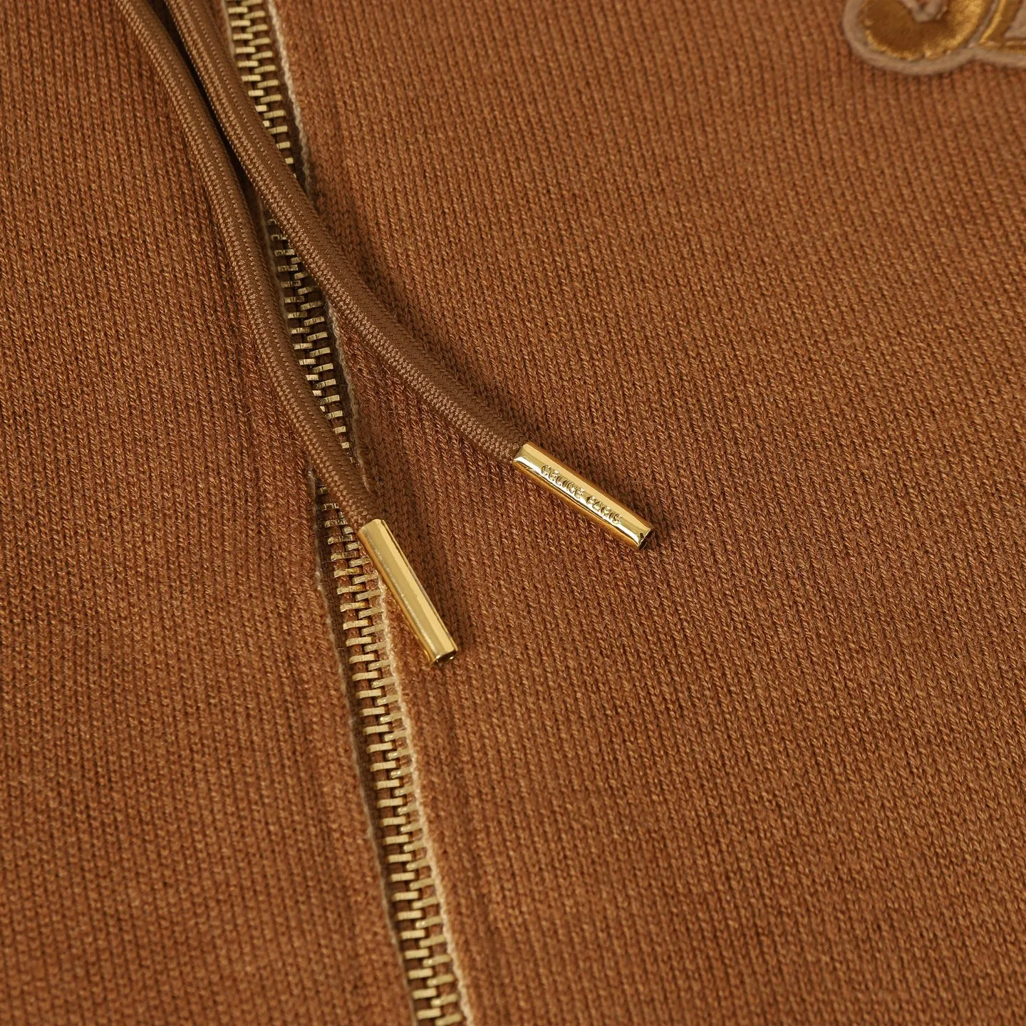 🅿️610 [Women's Style] CELINE/Celine's new autumn and winter reversible hooded jacket is fashionable and versatile. The soft fabric ensures comfort. It is visually simple and advanced, and does not choose style. It adopts a hooded design with an adjustable hood to suit different head sizes. The zipper is easy to open and close, making it easy to put on and take off every day. Color: Brown/White Size: S M L