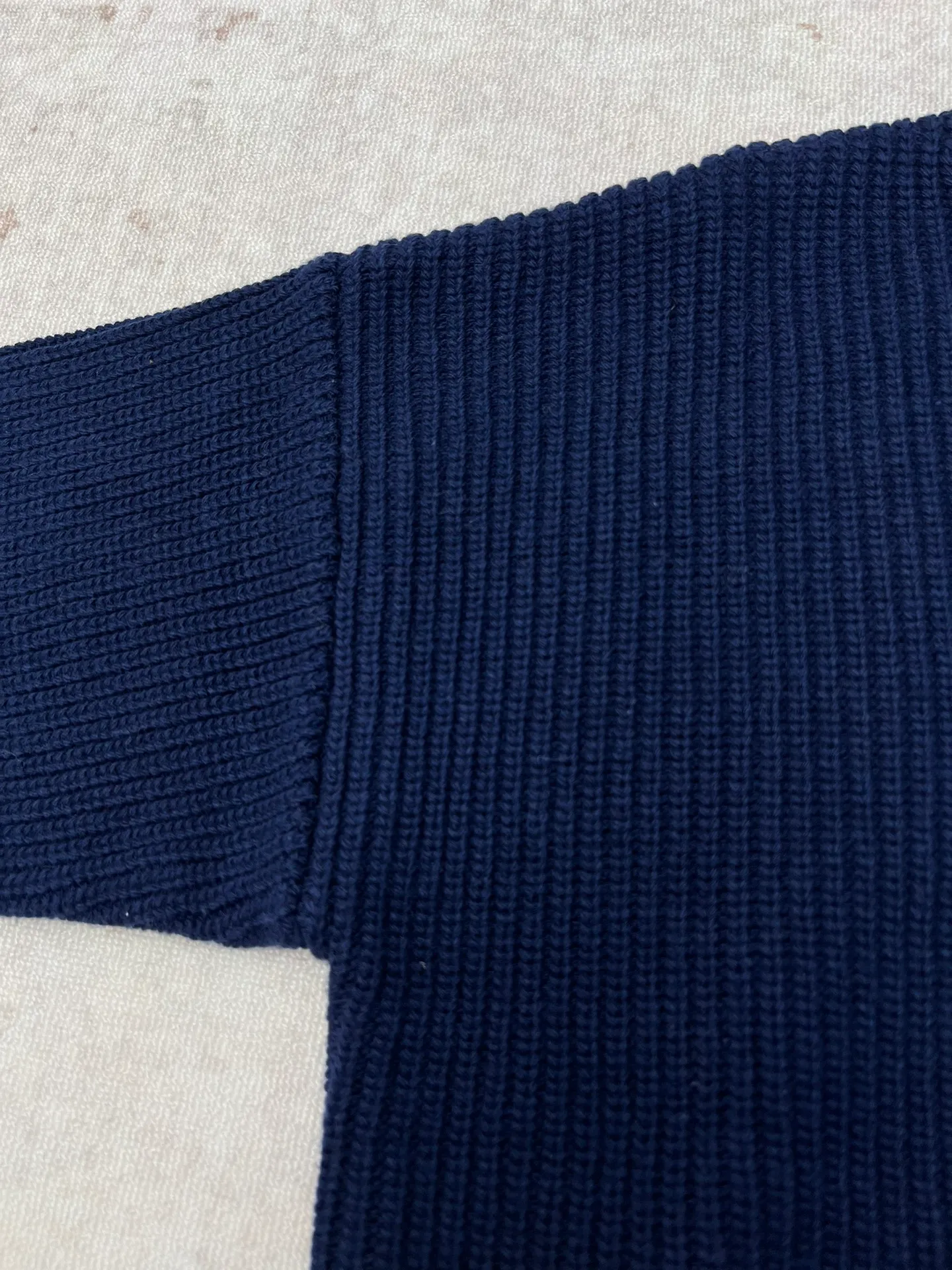 🅿️550 Celine 25ss new round neck pullover 100% wool TRIOMPHE patch loose fit round neck long sleeves dropped shoulders with ribbed trim Size: S.M.L.
