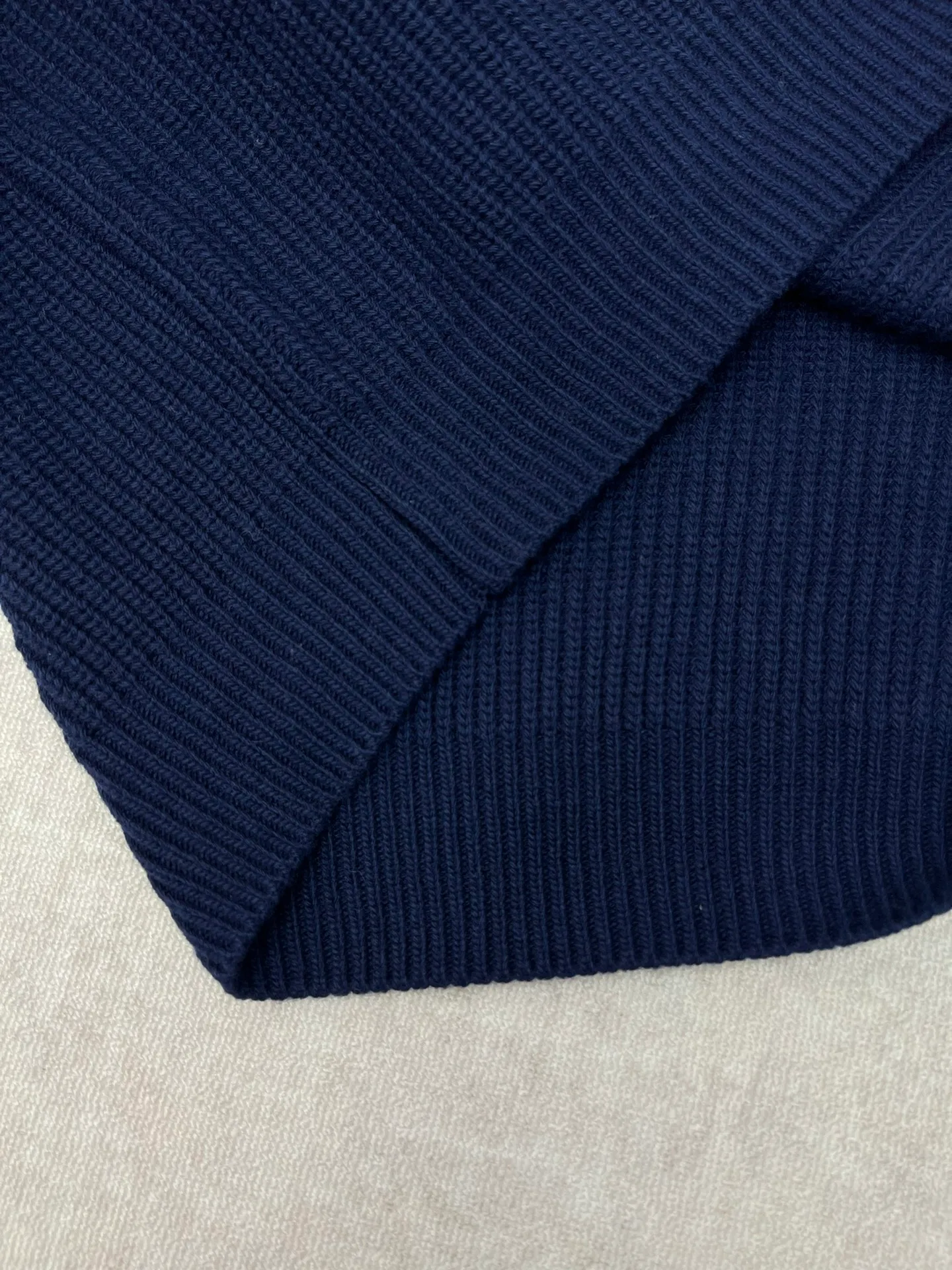 🅿️550 Celine 25ss new round neck pullover 100% wool TRIOMPHE patch loose fit round neck long sleeves dropped shoulders with ribbed trim Size: S.M.L.