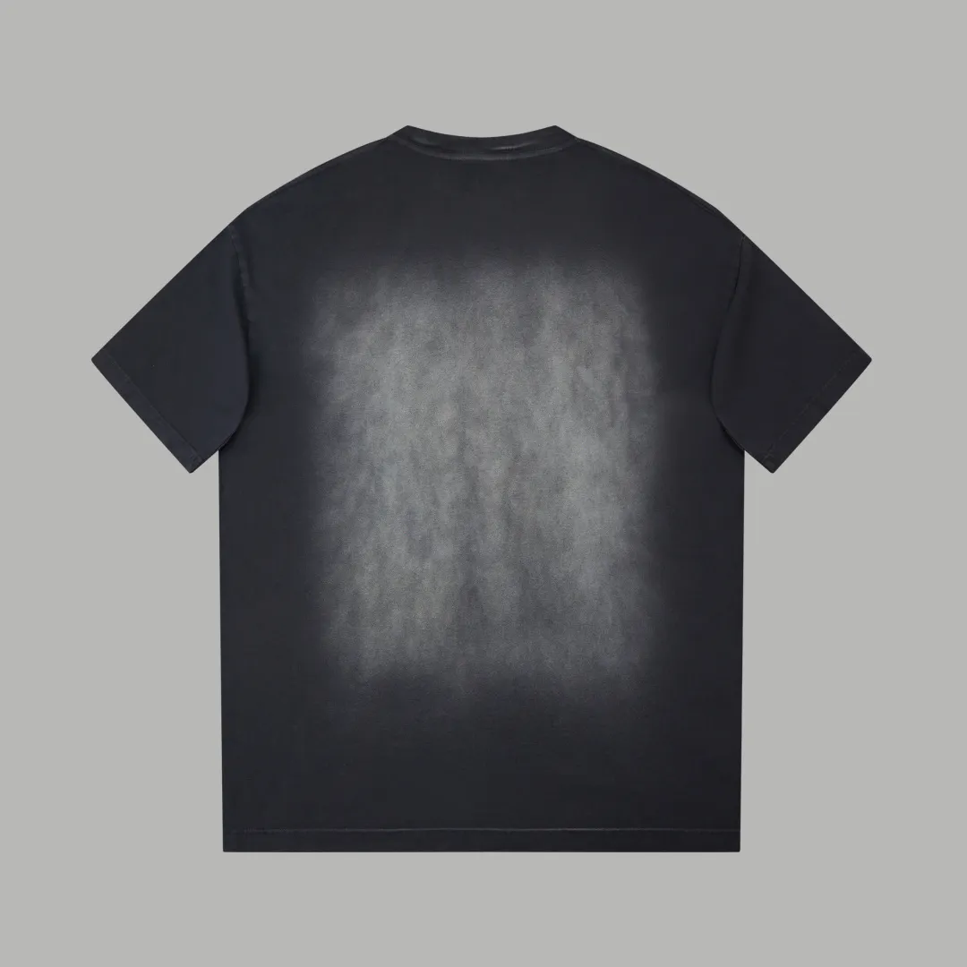 🅿️280 ✨CEL✨🆕25SS spring and summer new style Distressed printed short sleeves Light luxury Essential item for daily commuting for men and women Correct version Welcome to compare Detailed features · 280g 100% pure cotton double yarn jersey fabric · Custom dyed in the same cylinder, special thickened 32 count double-strand 1X1 thread · Crushed diamond pressed glue. Ready-made garments are dyed. Then do the faded fried snowflake process and then wash it to make it look old. Common washing improves the effect · Double-needle stitching and cross-stitch process · Original main mark washed tag brand moisture-proof paper packaging Color: black/white Size: S/M/L/XL