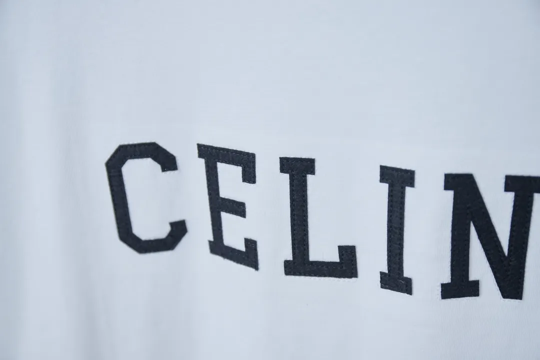 🅿️170 CELIN* 25SS early spring new style, letter printed short sleeves, light luxury, a must-have item for daily commuting for men and women, correct version, welcome to compare, detailed features · 320g 100% pure cotton double yarn jersey fabric · Special thickened 32 pieces of double yarn 1X1 thread in the same cylinder custom dyeing · Classic letter logo flocking printing on the front. Collar, cuffs contrasting threads · Double-needle sewing and cross-seam technology · Original main mark, washed tag, brand moisture-proof paper packaging Color: White Size: S/M/L/XL