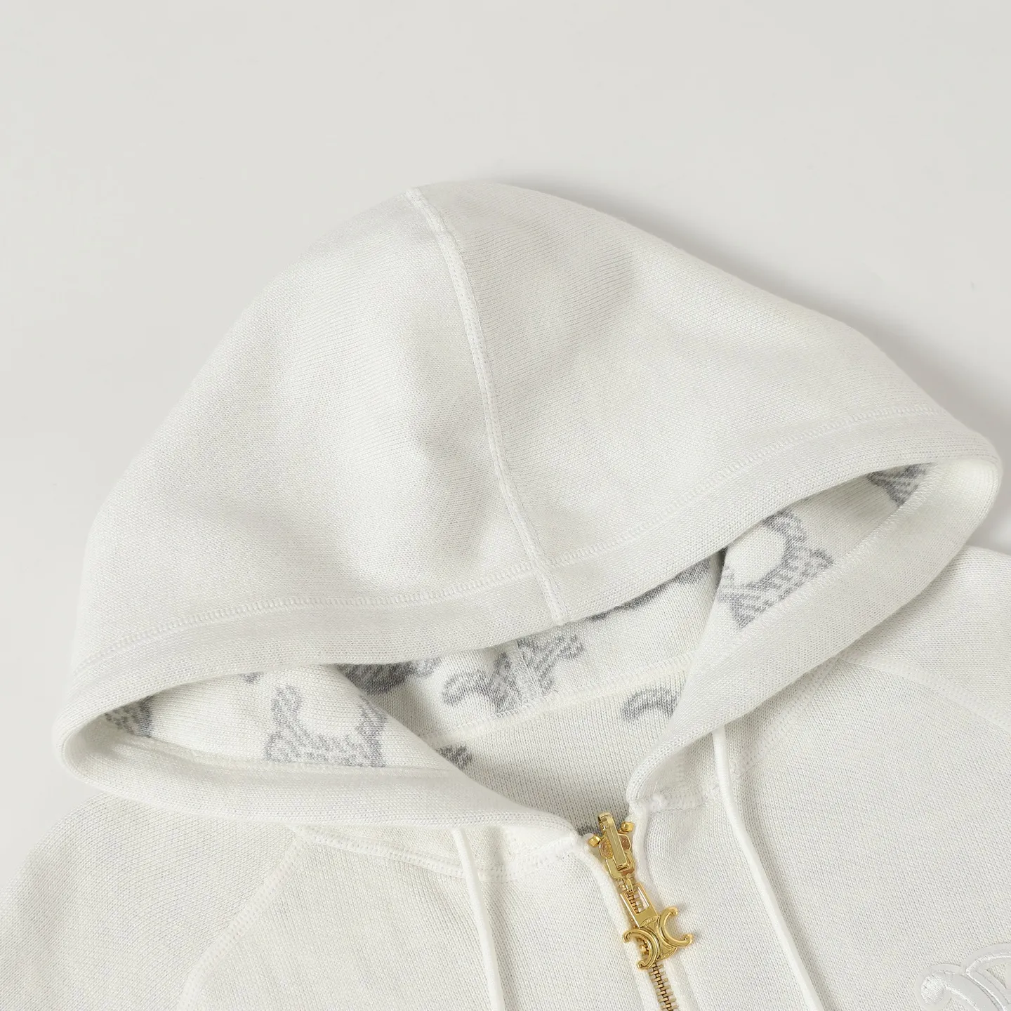 🅿️610 [Women's Style] CELINE/Celine's new autumn and winter reversible hooded jacket is fashionable and versatile. The soft fabric ensures comfort. It is visually simple and advanced, and does not choose style. It adopts a hooded design with an adjustable hood to suit different head sizes. The zipper is easy to open and close, making it easy to put on and take off every day. Color: Brown/White Size: S M L