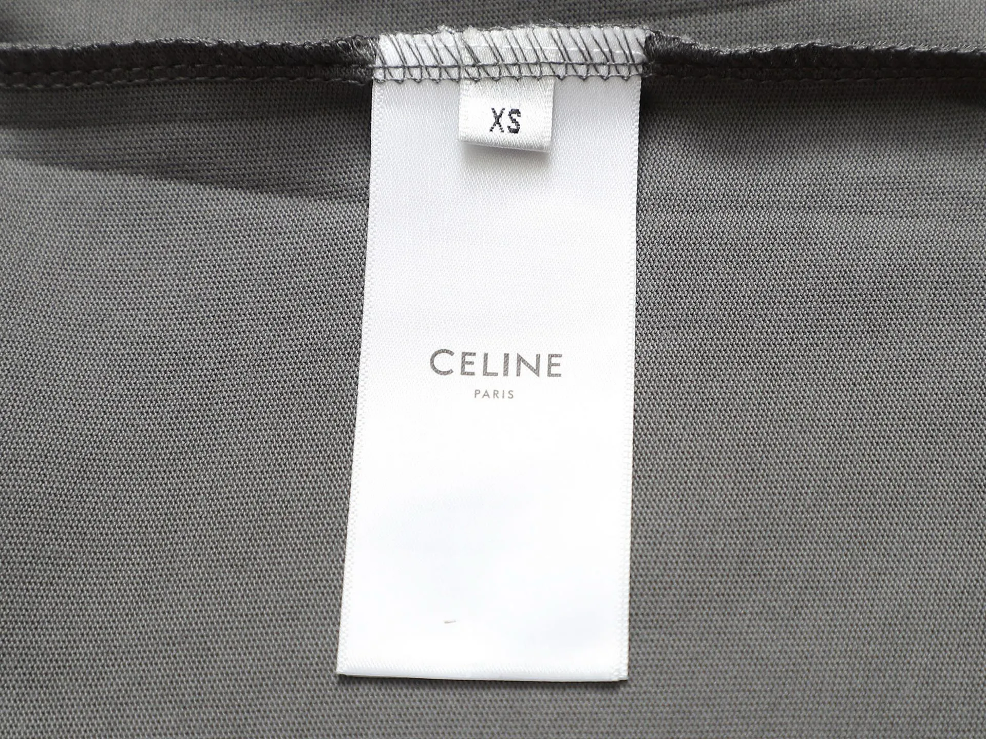 🅿️170 [Boutique] CELINE 3D three-dimensional embossed short-sleeved fabric: specifications are made of solid 280g 100% cotton, Lamborghini in knitting, custom-woven and dyed! It is a highly sensitive special color. Our requirement for the fabric is to use imported dyes under UV light and D65 light. It took half a month to adjust the color. The color thickness cannot be achieved by ordinary dyes. The cost of the fabric is twice that of ordinary color fabrics. The cost is extremely expensive!                  Printing: Using imported glue, no burrs, the printing texture is clearly visible, the printing details can be seen in the picture, the thickness and texture are completely restored, the wiring workmanship is produced with high requirements, and it is impeccable! Packaging: 12C thickened packaging bag, supporting thickened glossy paper and anti-counterfeiting buckle.                          Size: XS S M L