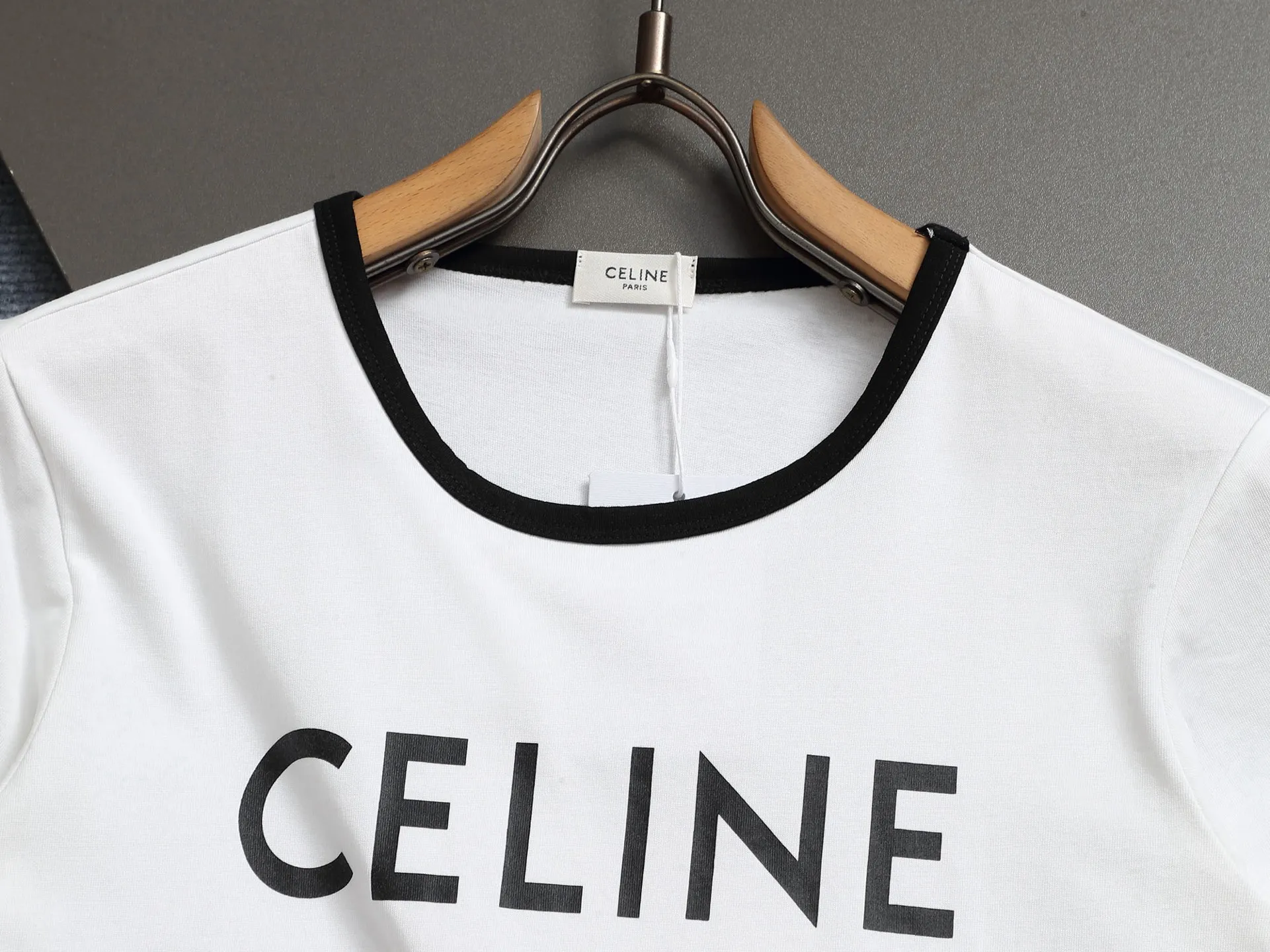 🅿️170 CELINE/Céline Arc de Triomphe classic T-shirt short sleeves. Exclusive custom-woven and dyed pure cotton material. Soft and comfortable. PARIS Arc de Triomphe logo printed on the front. The latest brick cabinet synchronization in spring and summer. Loose version. Same style for men and women. White color. Size: XS-L