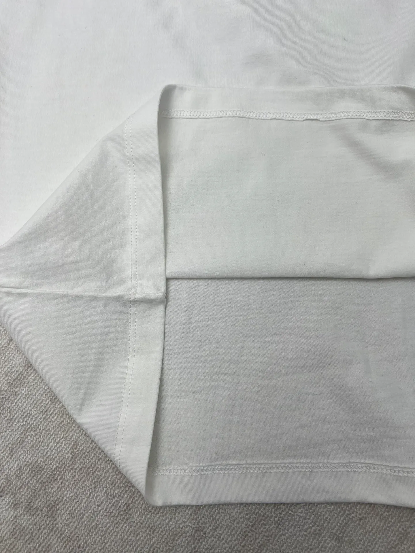 🅿️240 Celine 25ss new jersey 70s style T-shirt decorated with CELINE PARIS TRIOMPHE print, classic fit, round neck, contrasting ribbed trim Size: S.M.L.