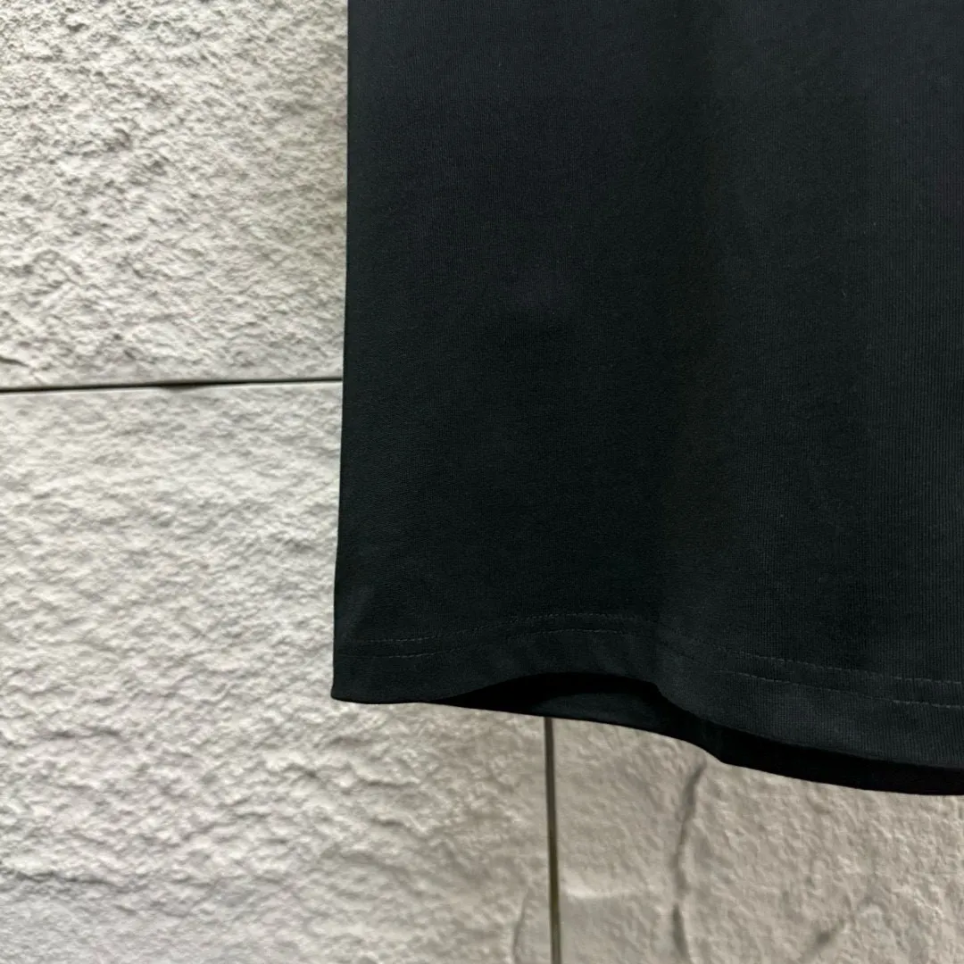 🅿️180 Celi* Celi Celin 2025 spring and summer style Simple double C letter embroidery personalized logo Customized double yarn plain cotton fabric Short-sleeved T-shirt Uniform for men and women Size: S (90-130 catties) M (120-150 catties) L (140-165 catties) XL (160-180 catties) XXL (180-210 pounds) Color: black white