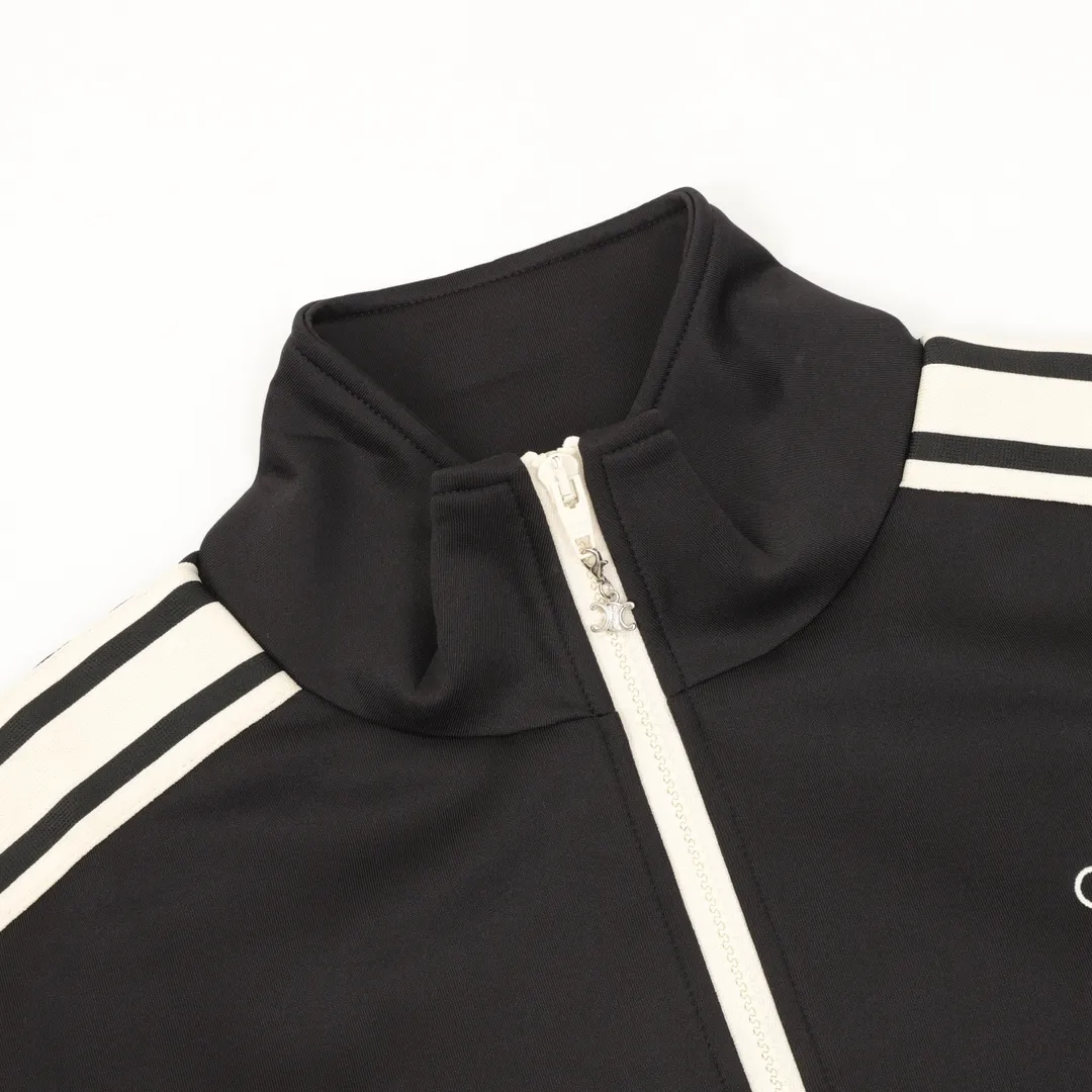 🅿️540 Celine/Celine 23Fw classic small label webbing suit jacket. Purchased as original, perfectly restored. Custom-woven and dyed fabrics have a very high scrap rate and take a long time to make clothes. For Wang Yibo's upper body, the fabric is the same as the original version, the pattern is the same as the original version, and the imported pigments have a very high degree of restoration. Different from market versions, truly high-end products Size:XS-L