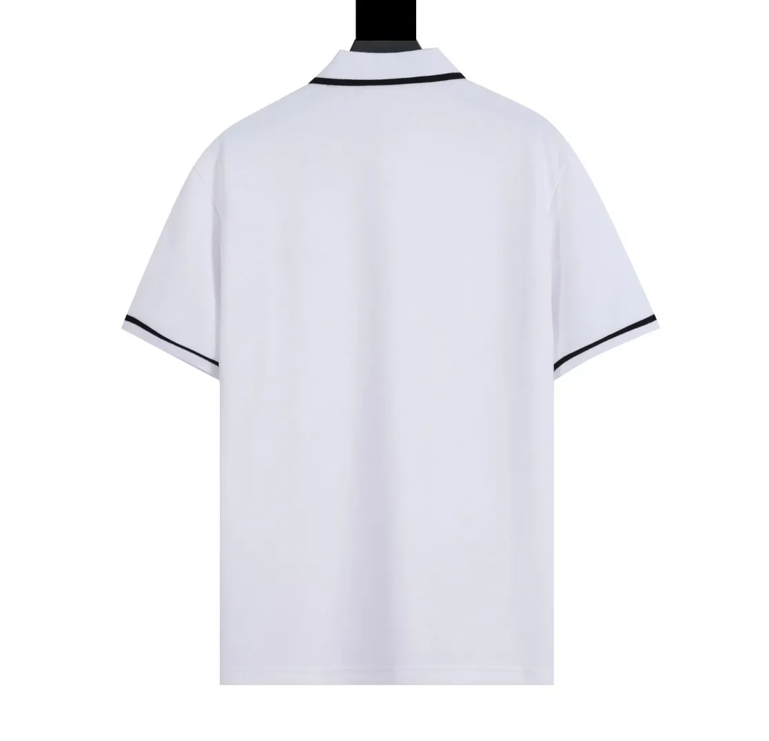🅿️210 CE new style embroidered letter polo short sleeves Spring and summer new high-quality mesh piqué cotton basic lapel short Tee, classic brand Logo fashionable casual short-sleeved Polo shirt for men and women! The trading company channel is available, and it is sold simultaneously on the official website! It can best show professional style and jointly perform high-end fashion! The must-have Polo item in the summer wardrobe can find a balance between T-shirts and shirts, and can also show everyone's hard work and streamlined appearance! The fabrics are selected from custom-made and dyed piqué mesh cotton, which is breathable to wear. It is comfortable and not stuffy! It retains the minimalist style design, with striped contrasting lapel and sleeve details, as well as a simple small logo on the chest, which is three-dimensional and full. The fineness of the embroidery can be felt by looking at the embroidery stitches. It is low-key and classy, and is very suitable for professional wear! The slightly loose tailoring prevents the body from being too dry and tight when worn. It can be better integrated into daily casual wear, becoming a versatile style that can be used for business casual! Size: XS S M L
