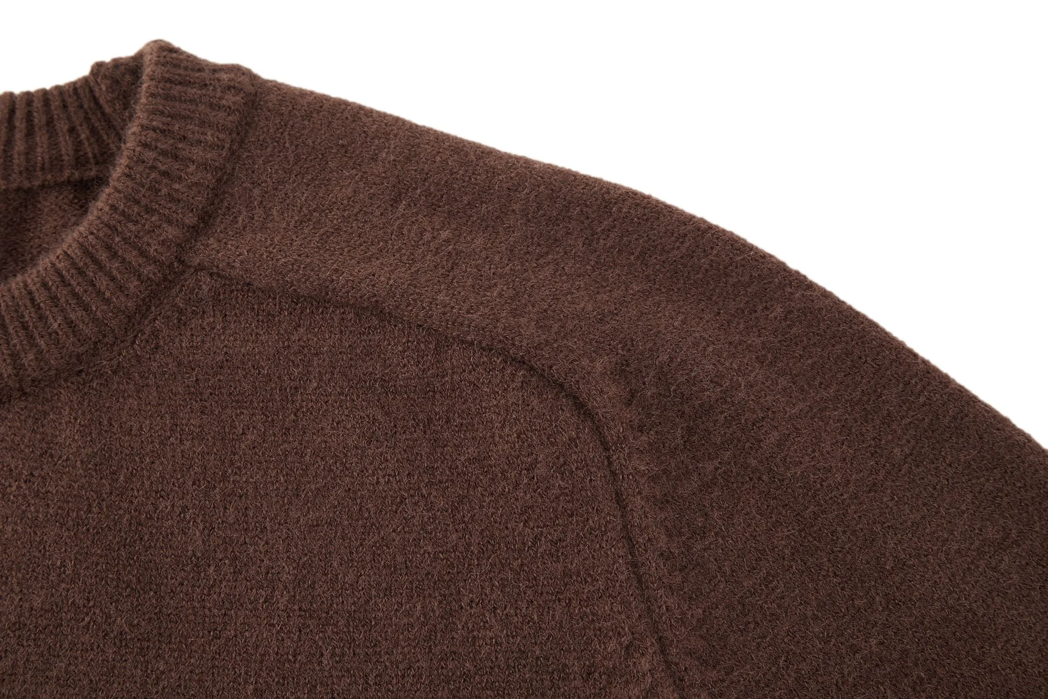 🅿️370 [Exclusive supply] Celine Arc de Triomphe embroidered logo sweater (brown). The original version was purchased and developed for 9,900. The fabric is made of 35% wool, 15% cashmere, and 50% cotton yarn. This fabric is soft and has a three-dimensional shape that won't change shape after being worn for a long time. The embroidery uses 3D three-dimensional embroidery, and the chest is embellished with the Arc de Triomphe embroidered logo. This style is machine-knitted with 7 needles, and the high-density thick stitching ensures warmth. Later process: washing and color fixation - fixed version - wool impurities. Size:S-M-L-XL
