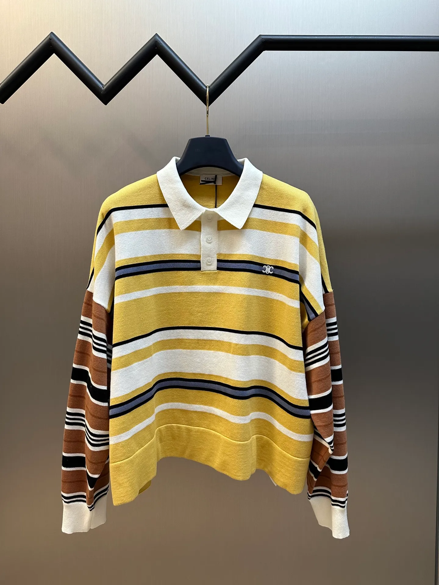 🅿️472 Celine loose fit contrast striped POLO shirt with TRIOMPHE embroidery, loose fit, dropped shoulder design, ribbed trim, 3 mother-of-pearl buttons engraved with CELINE size: s m l