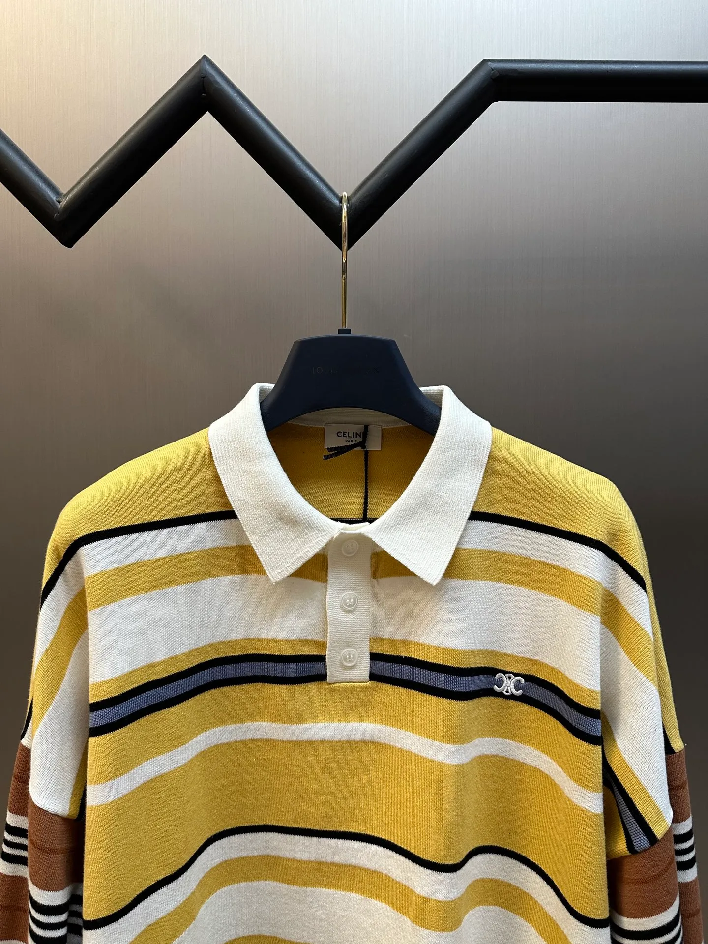 🅿️472 Celine loose fit contrast striped POLO shirt with TRIOMPHE embroidery, loose fit, dropped shoulder design, ribbed trim, 3 mother-of-pearl buttons engraved with CELINE size: s m l