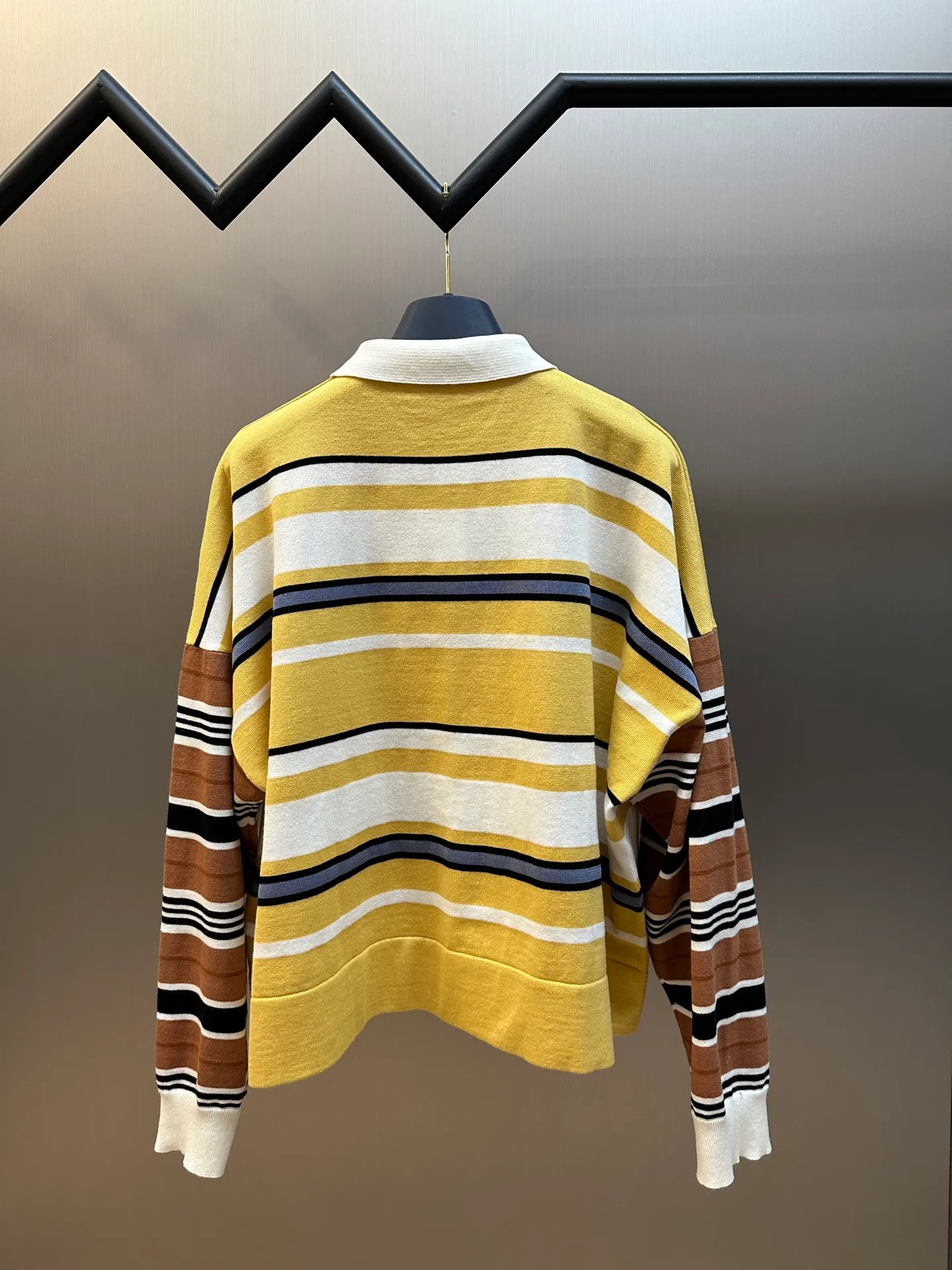 🅿️472 Celine loose fit contrast striped POLO shirt with TRIOMPHE embroidery, loose fit, dropped shoulder design, ribbed trim, 3 mother-of-pearl buttons engraved with CELINE size: s m l
