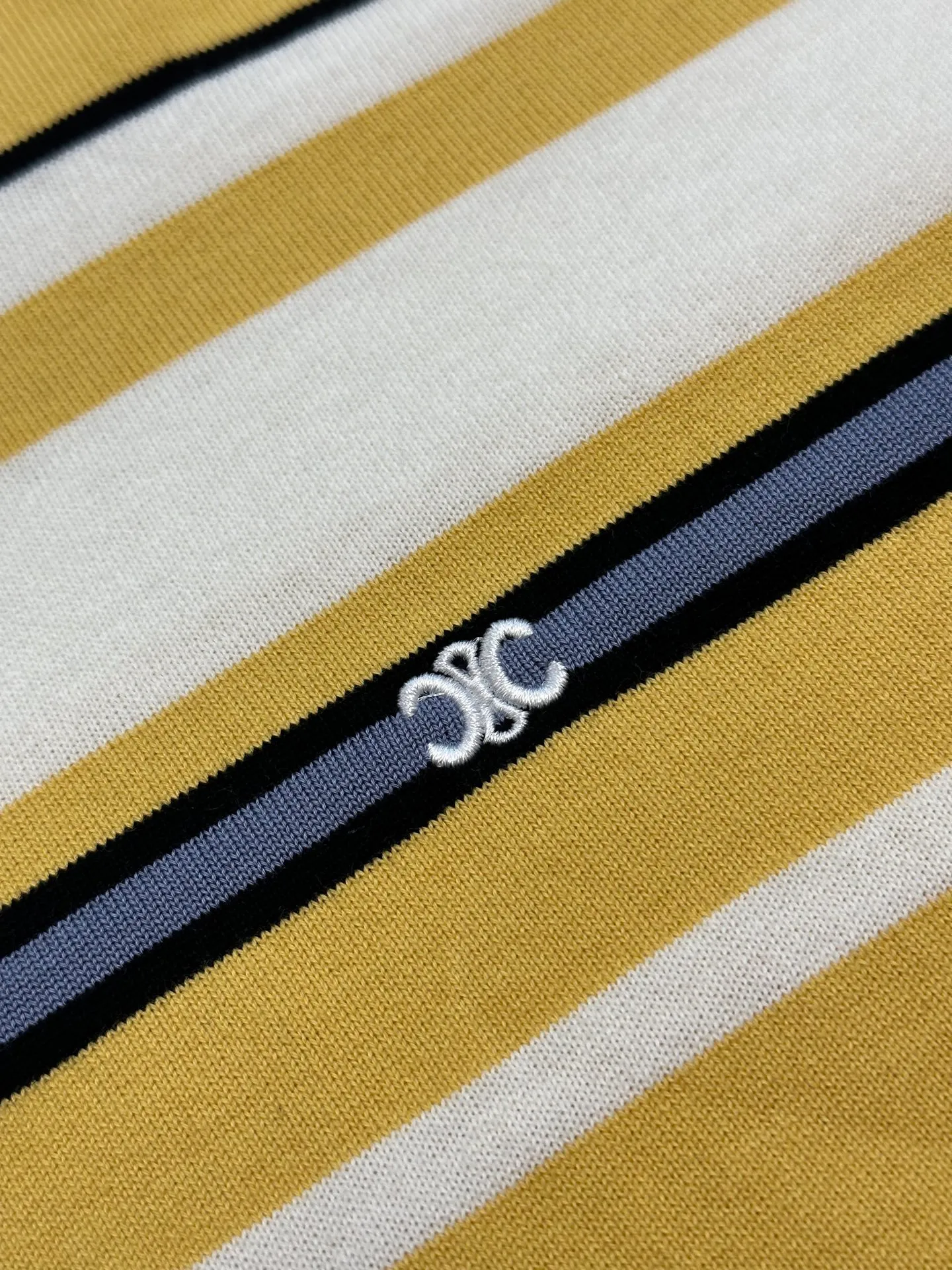 🅿️472 Celine loose fit contrast striped POLO shirt with TRIOMPHE embroidery, loose fit, dropped shoulder design, ribbed trim, 3 mother-of-pearl buttons engraved with CELINE size: s m l